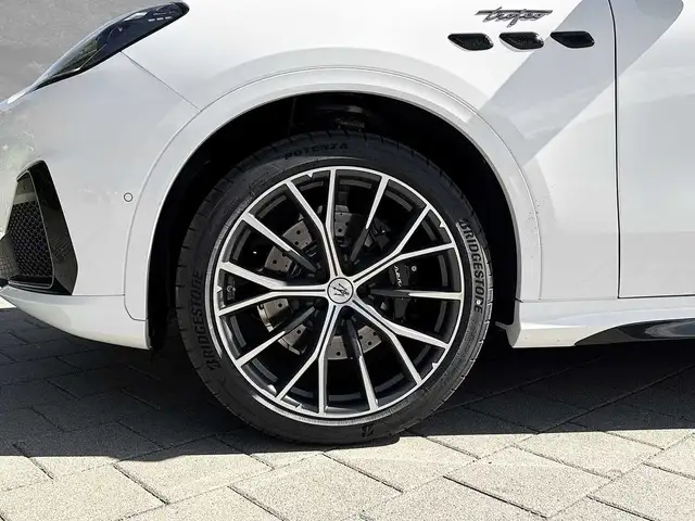 Maserati Grecale view 9