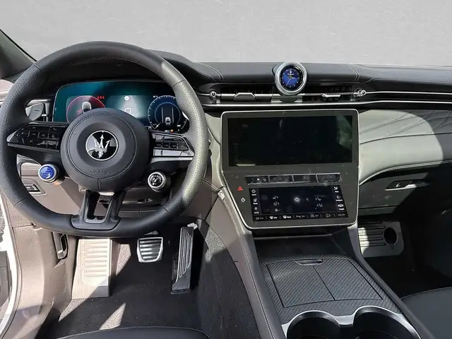 Maserati Grecale view 4