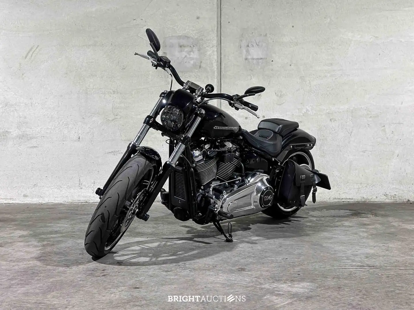 Oldtimer Harley Davidson 114 FXBRS Softail Breakout Chopper Zwart - 1