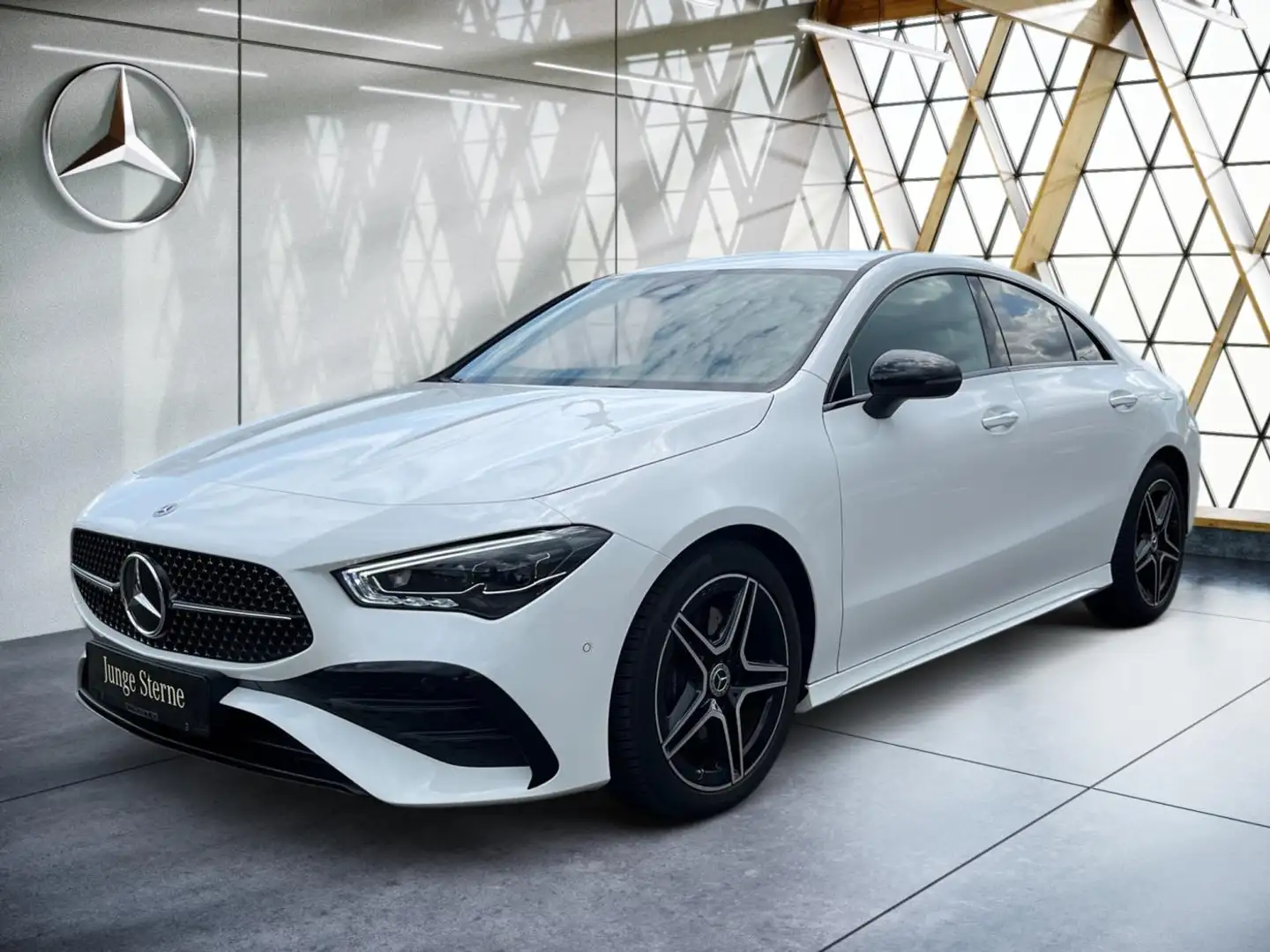 Mercedes-Benz CLA 200 Coupé AMG Night*Multibeam LED*AHK*Guard* Weiß - 2