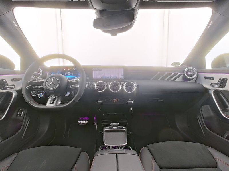 Mercedes-Benz CLA 35 AMG 4M AERO+NIGHT I+II+PANO+MAGNO+MBEAM++ — photo 5