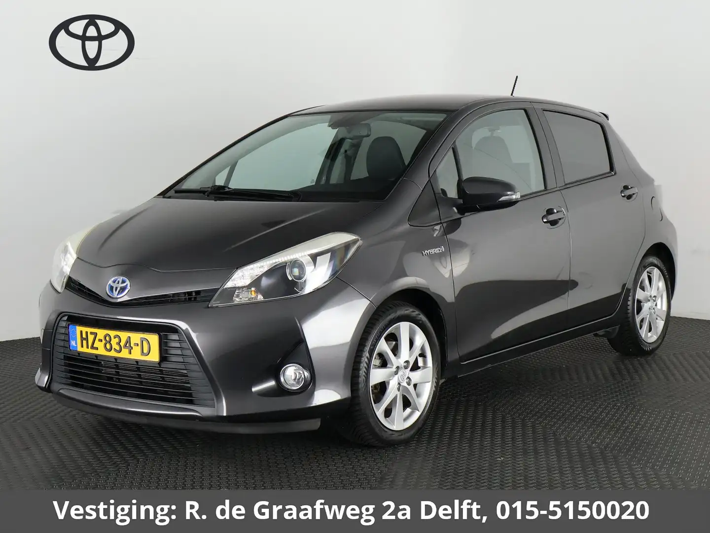 Toyota Yaris 1.5 Full Hybrid Dynamic | Navigatie | Half Leder | Grijs - 1