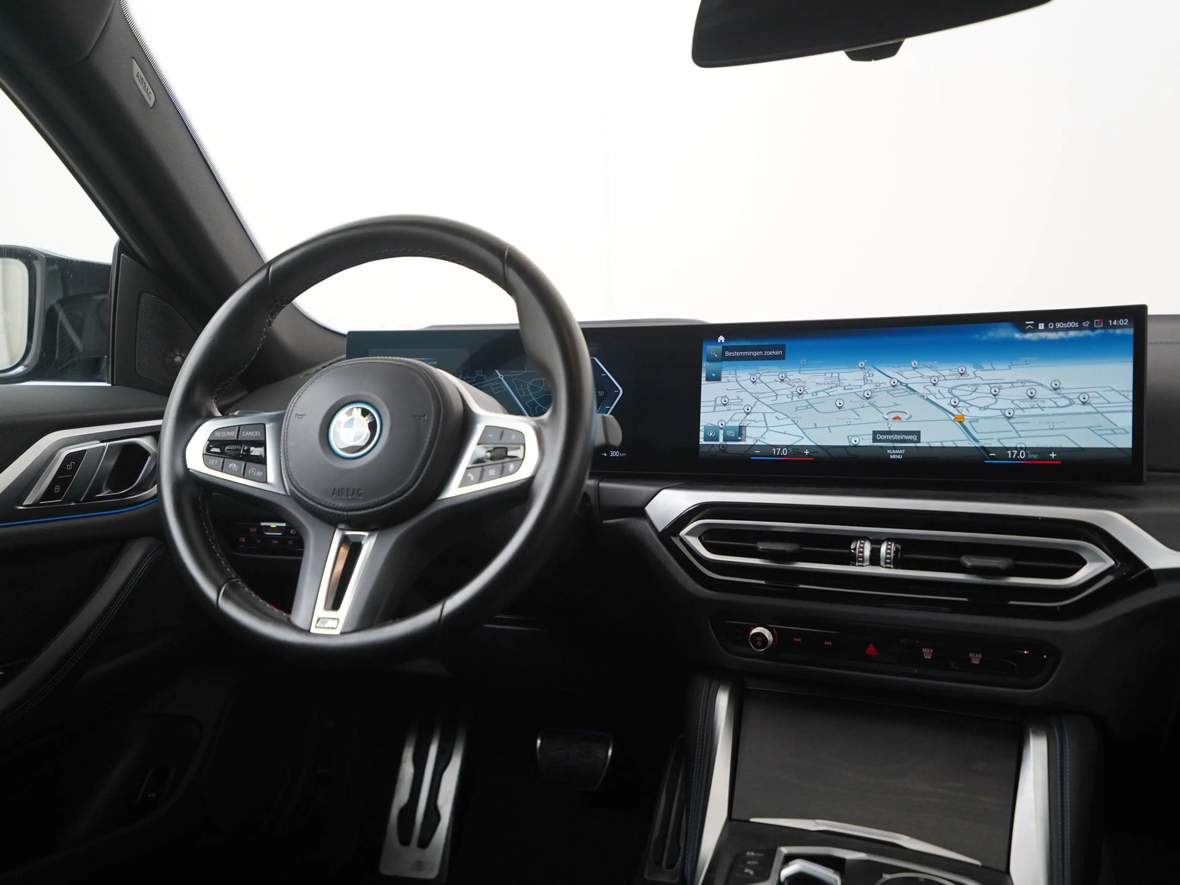 BMW i4 M50 84 kWh | SOH 95% | Panoramadak | Leder | Head — photo 6