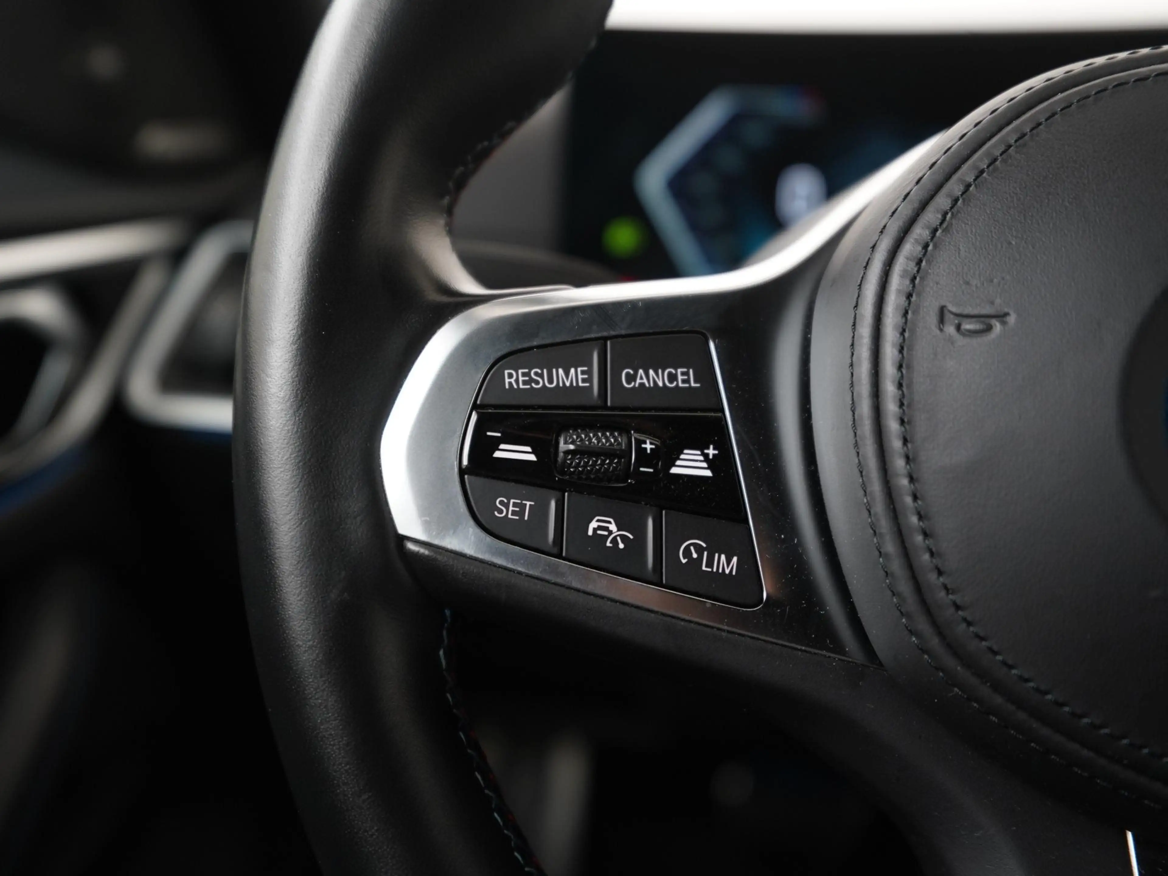 BMW i4 M50 84 kWh | SOH 95% | Panoramadak | Leder | Head — photo 8
