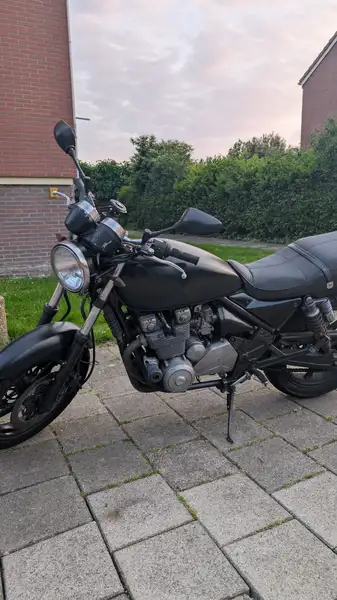 Kawasaki ZEPHYR 550 - foto 2
