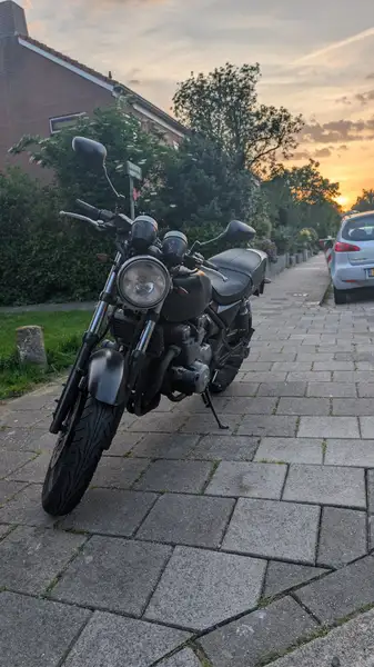 Kawasaki ZEPHYR 550
