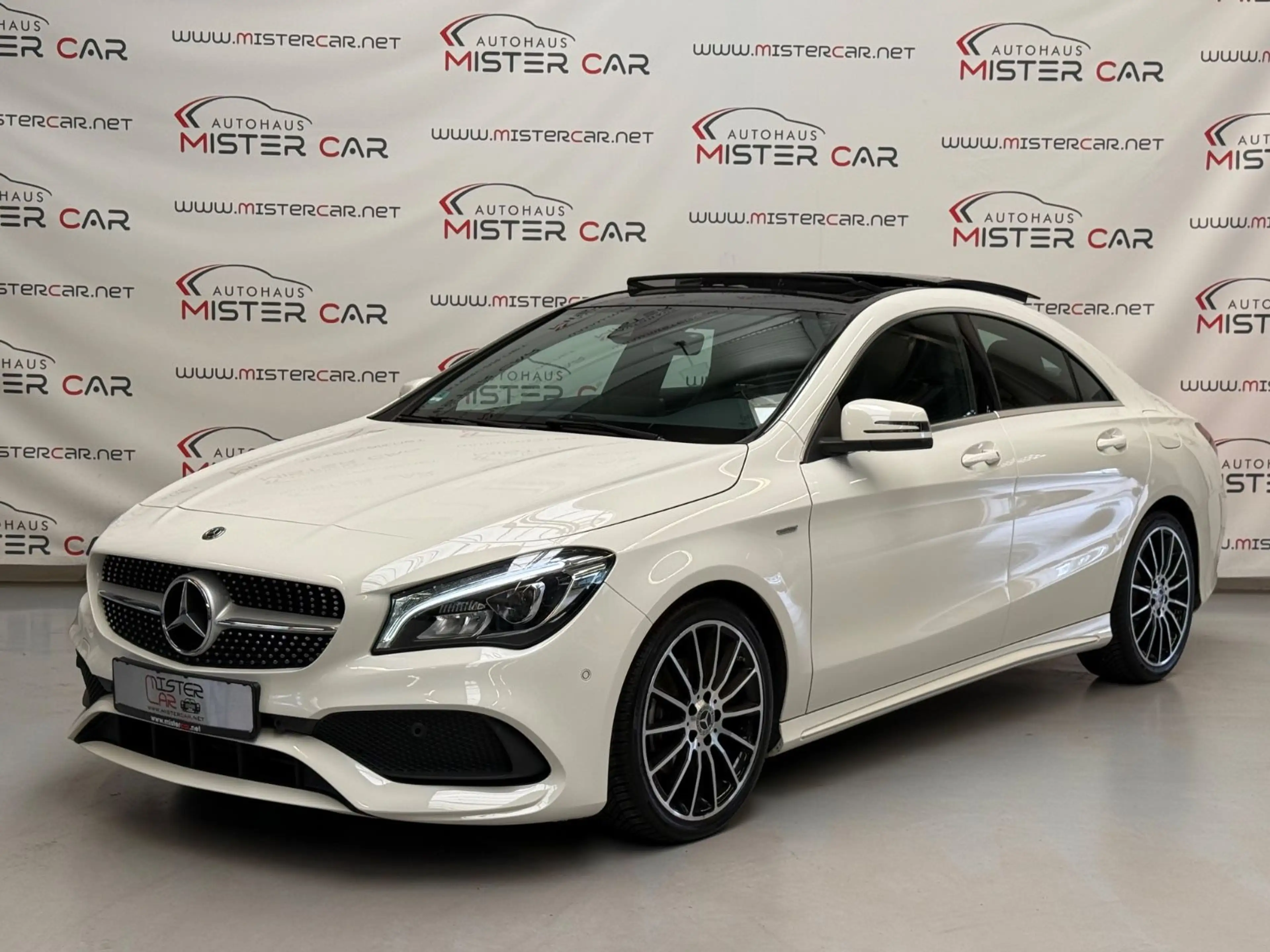 Mercedes-Benz CLA 200 Aut AMG LINE PANO/NAVI/LED/KAM/KEY/TOT