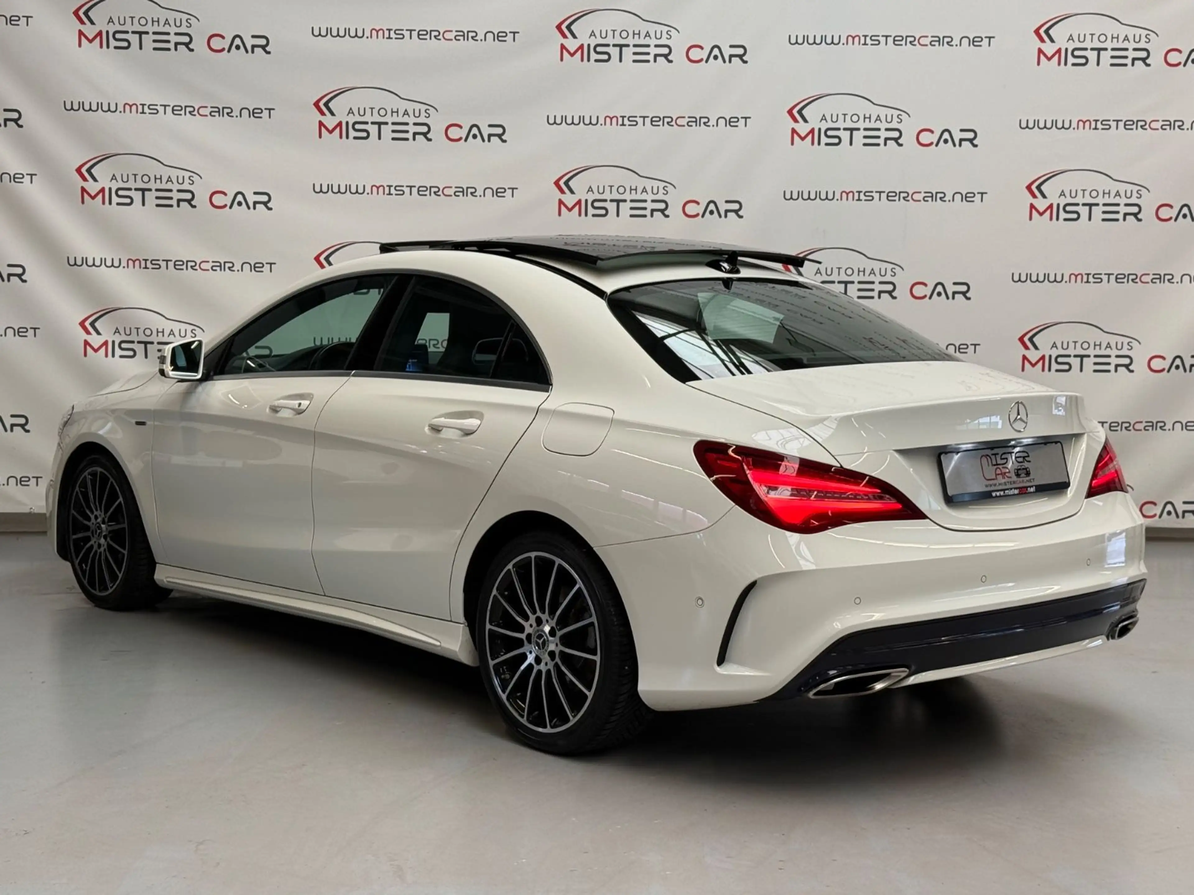 Mercedes-Benz CLA 200 Aut AMG LINE PANO/NAVI/LED/KAM/KEY/TOT — photo 3