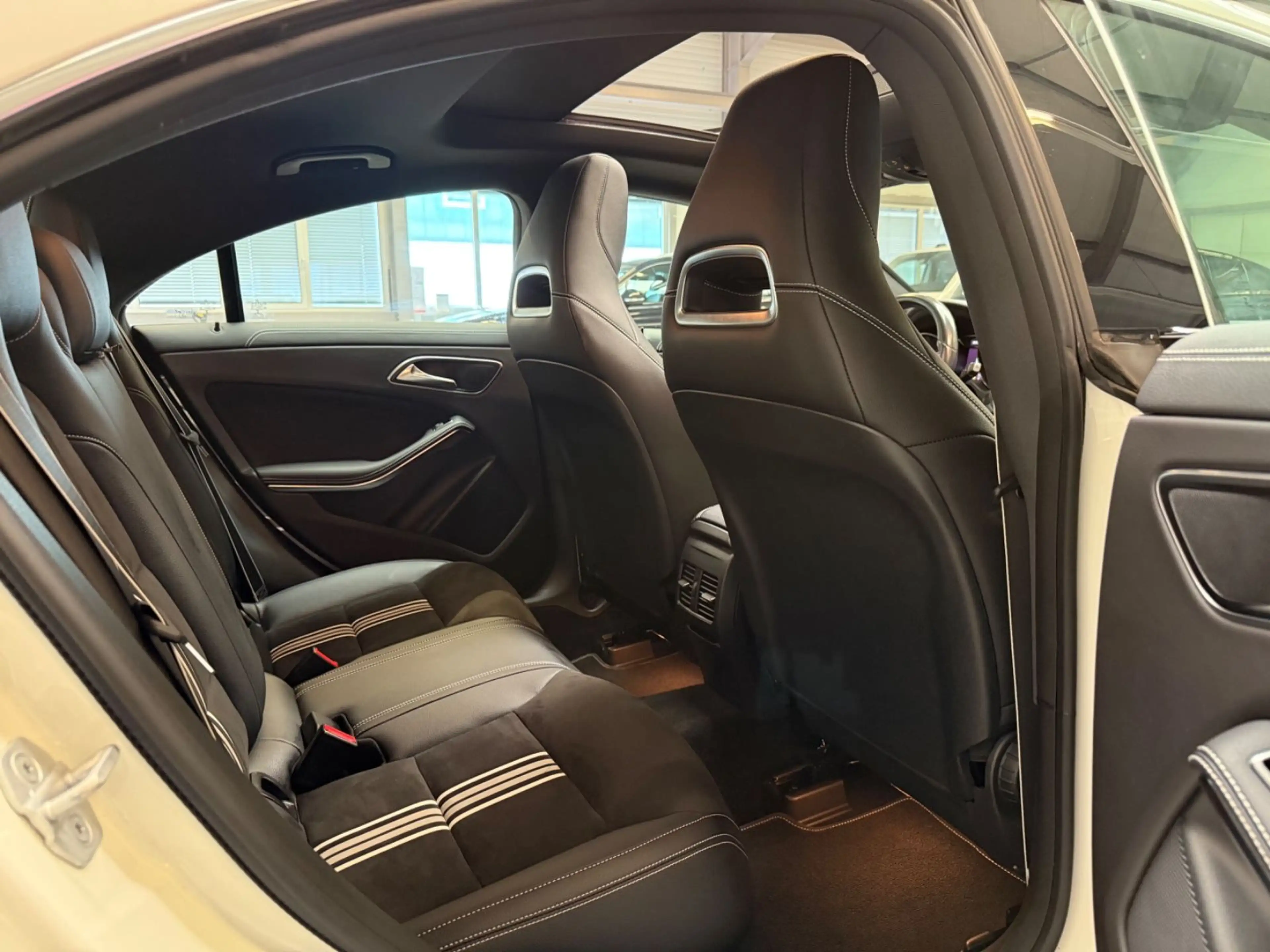 Mercedes-Benz CLA 200 Aut AMG LINE PANO/NAVI/LED/KAM/KEY/TOT — photo 15
