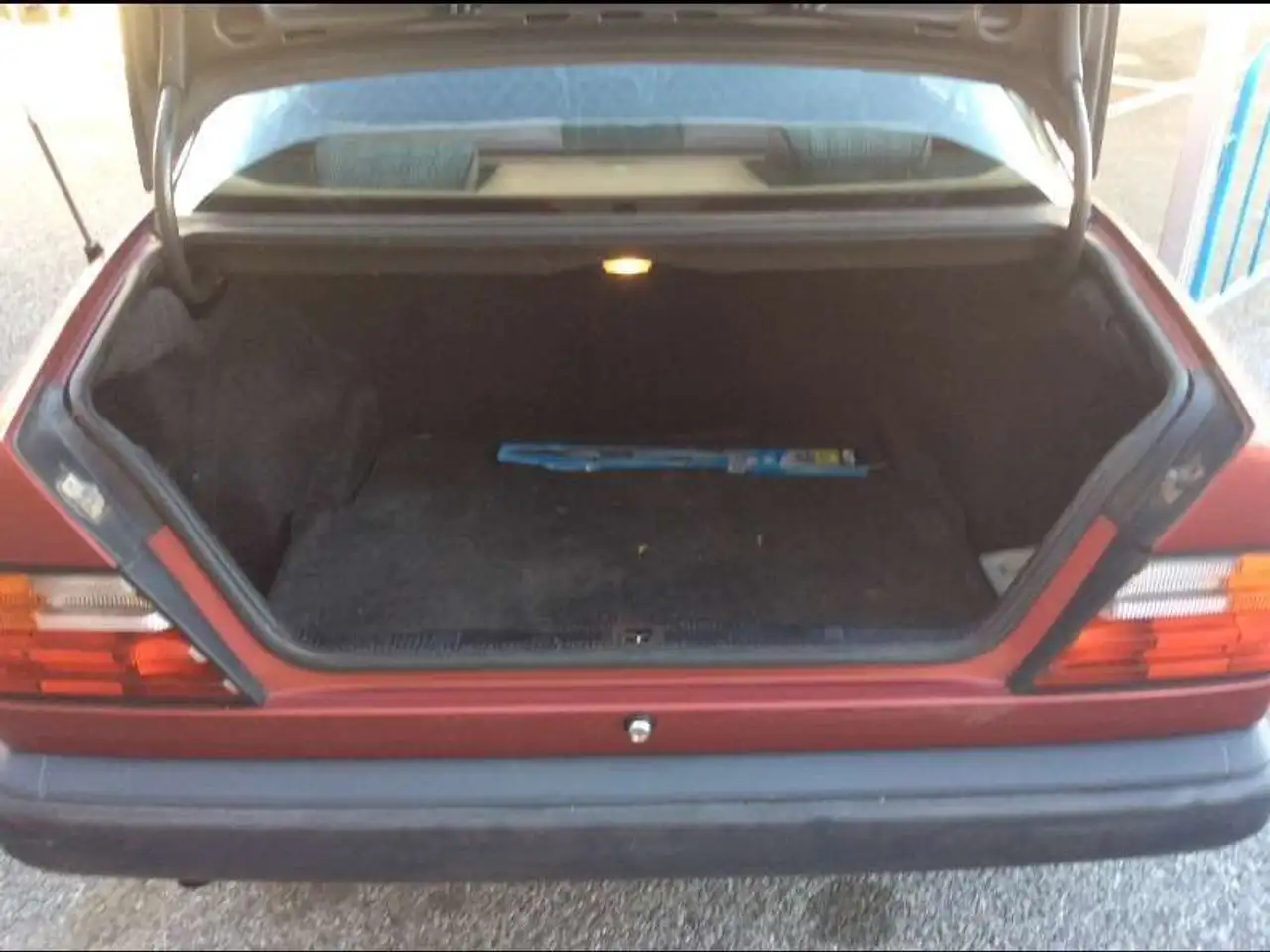 Mercedes-Benz E 200 Limousine, foto 4