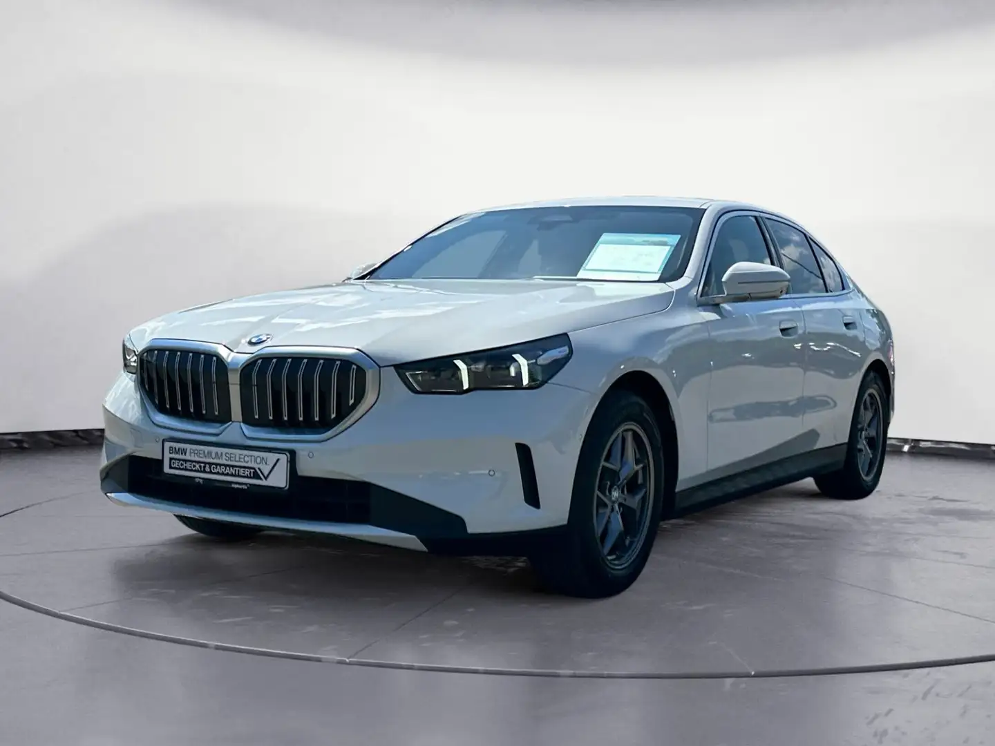 BMW 520 i 360° Kamera Klimaaut. AHK Memory vorn Sitzb Weiß - 2