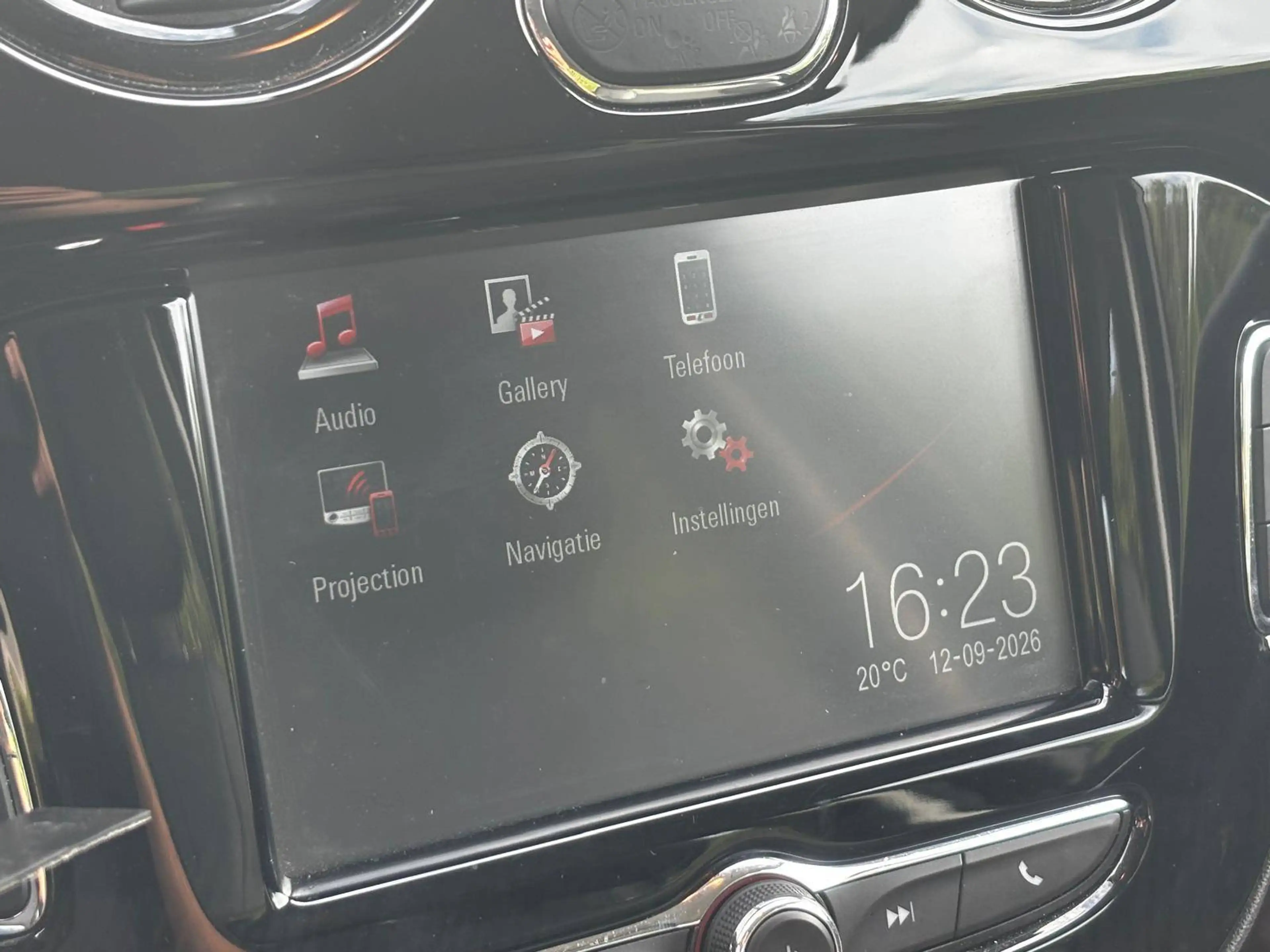 Opel Adam Adam 1.2i Senses (EU6.2) — photo 14