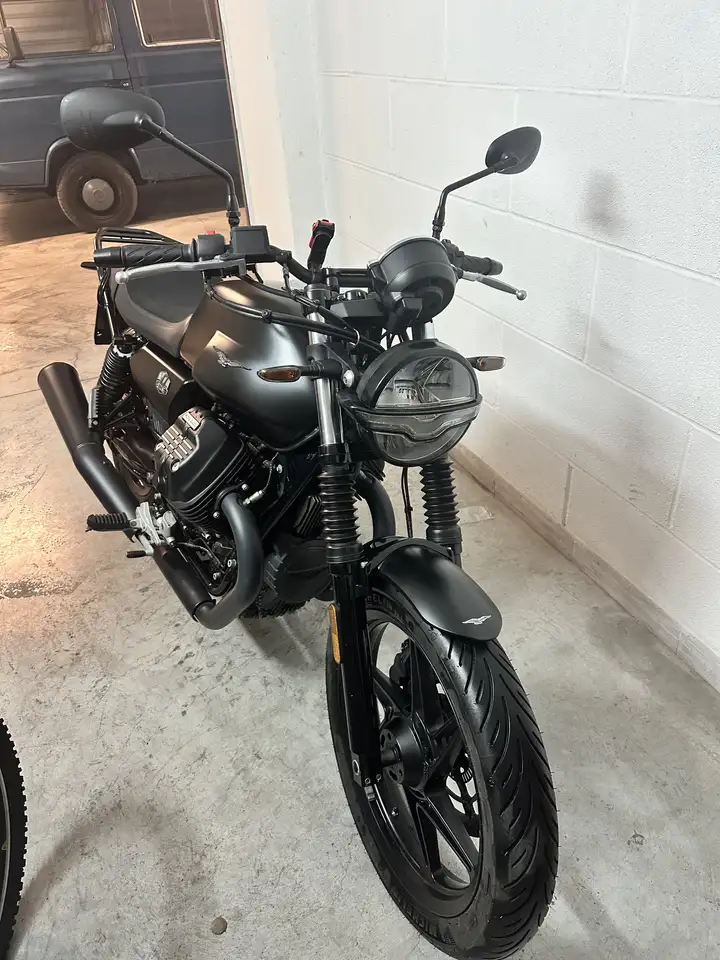 Moto Guzzi V 7