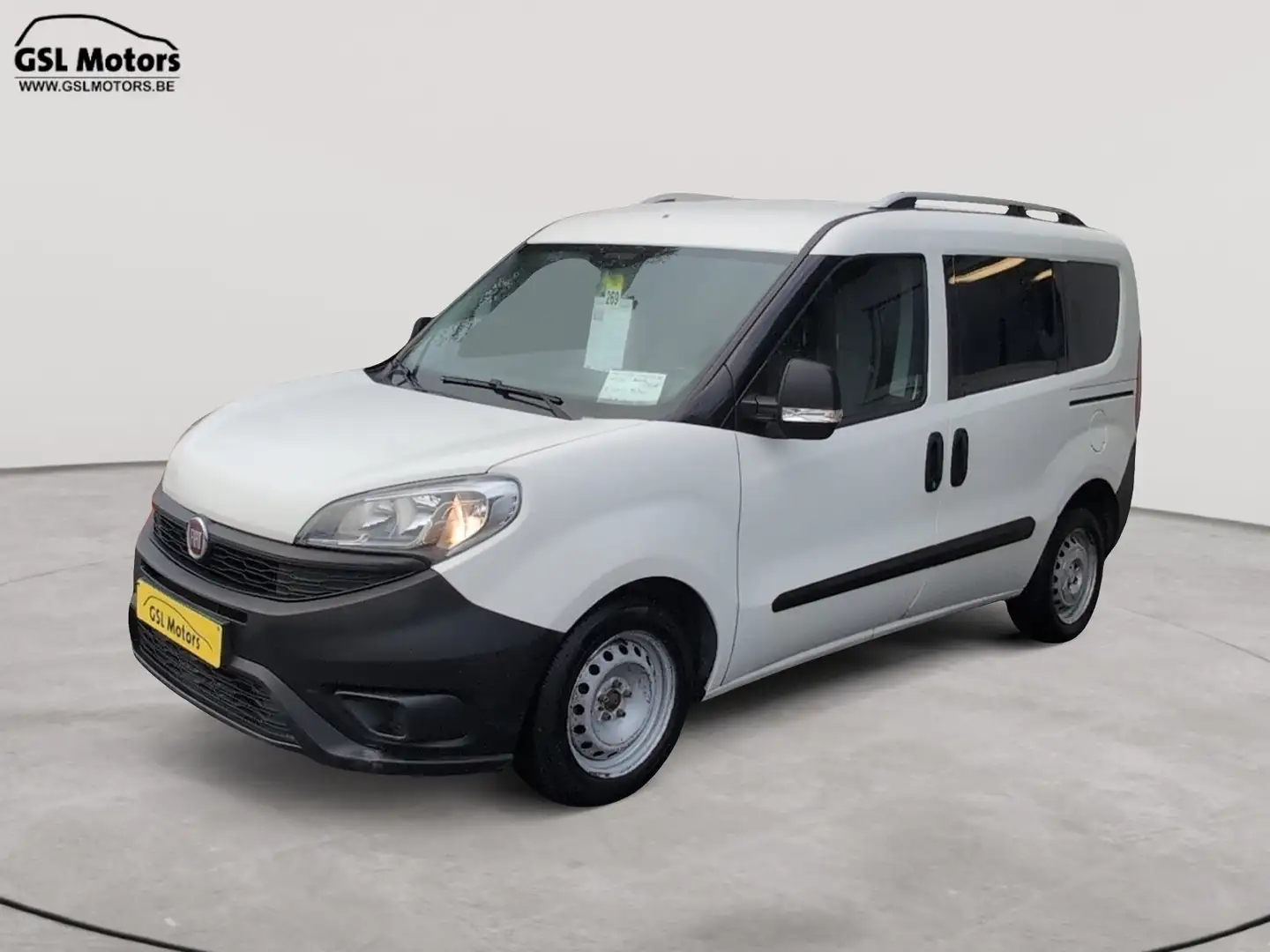 Fiat Doblo 1.3 JTD 90cv Utilitaire 2 places blanc 08/2016 Blanc - 1