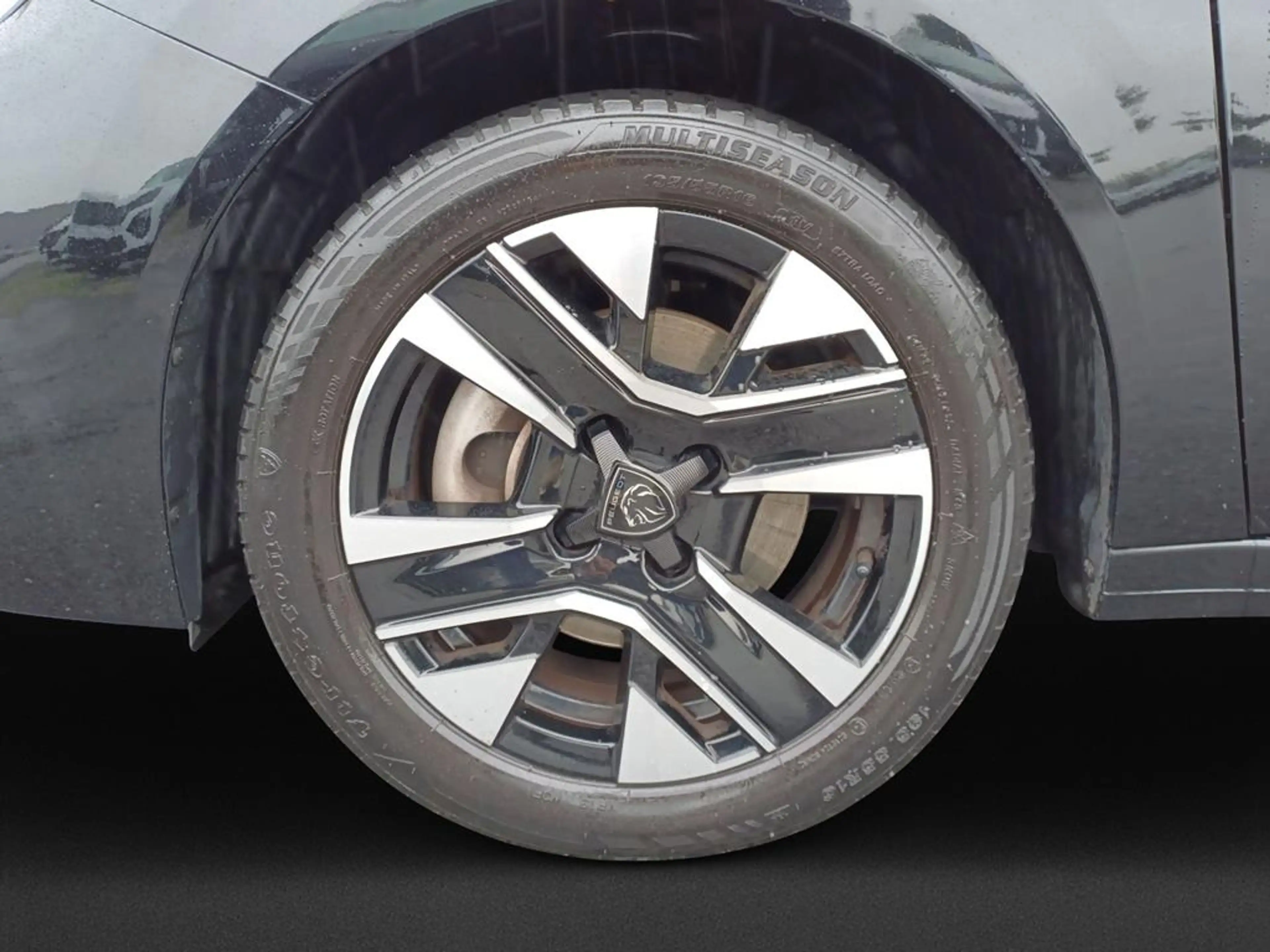 Peugeot 208 Allure — photo 8
