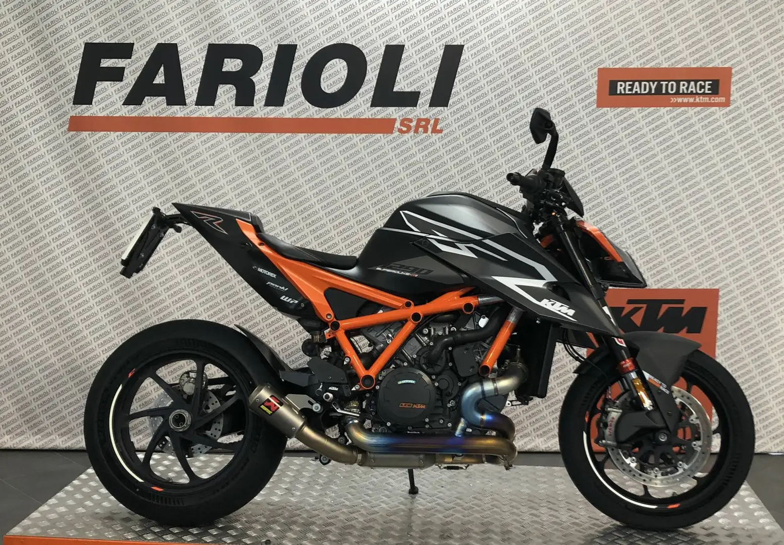KTM 1290 Super Duke R 2023 - 1