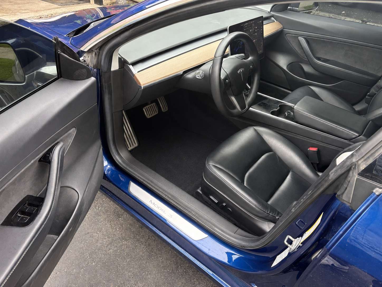 2020 Tesla Model 3 Standard Range Plus alt 4