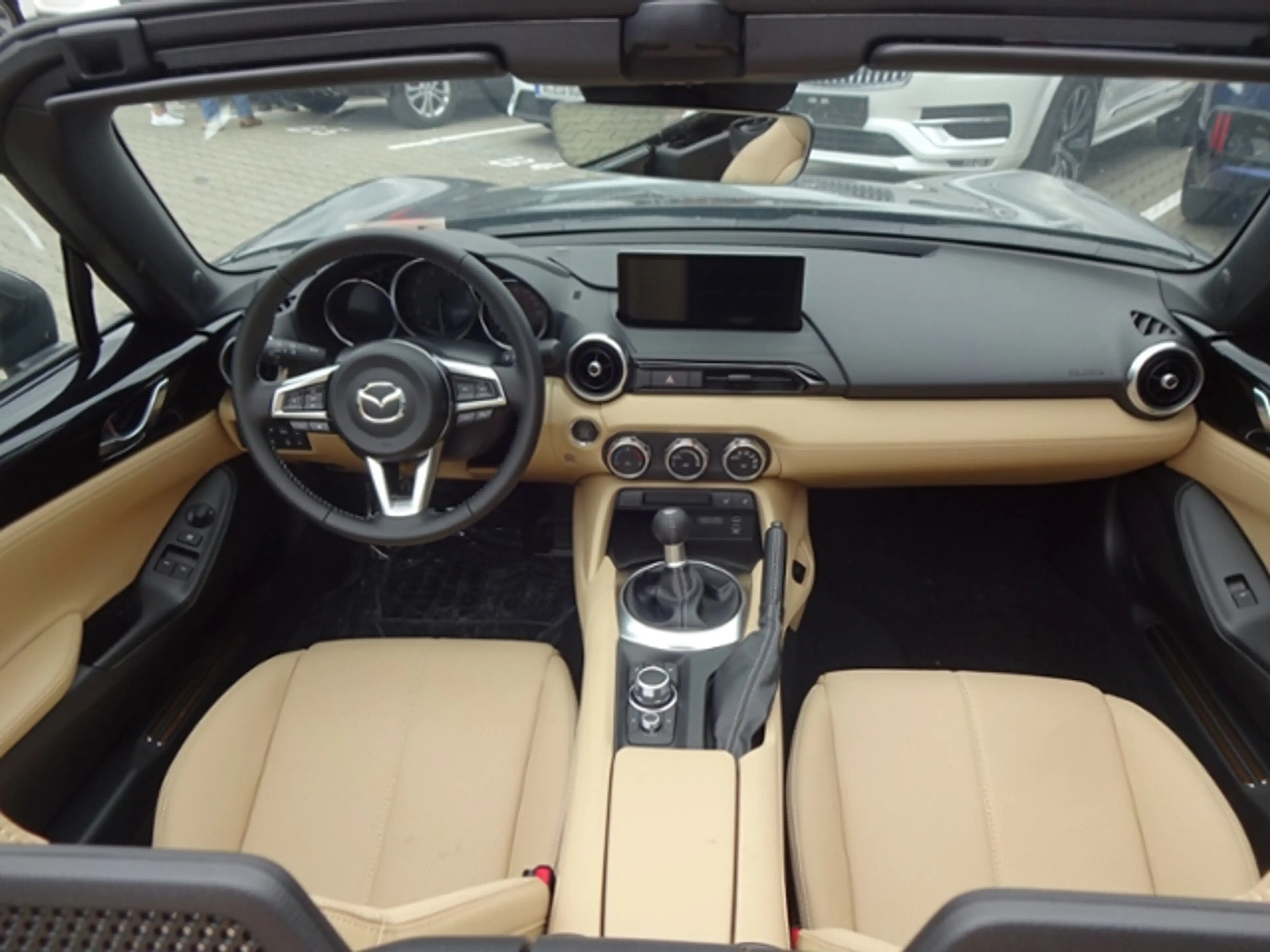 Mazda MX-5 MX-5 Kazari 1.5l SKYACTIVE-G 132 6MT RWD — photo 11