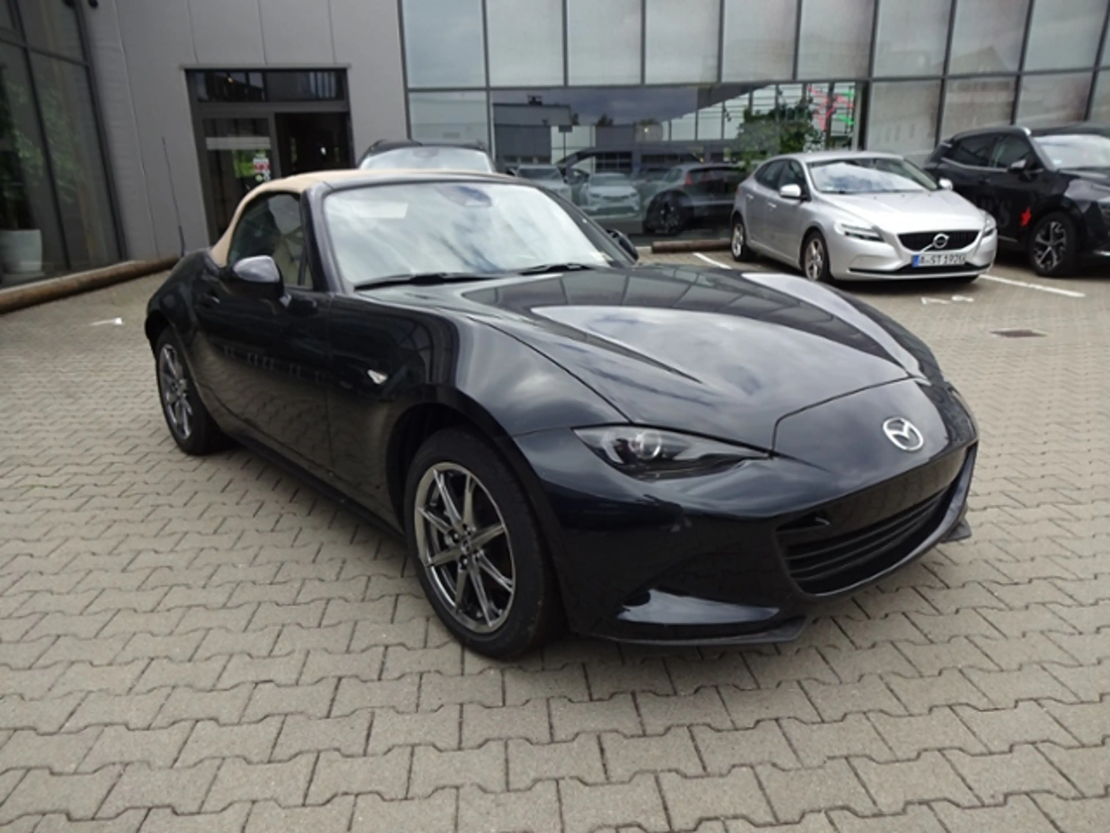 Mazda MX-5 MX-5 Kazari 1.5l SKYACTIVE-G 132 6MT RWD — photo 5
