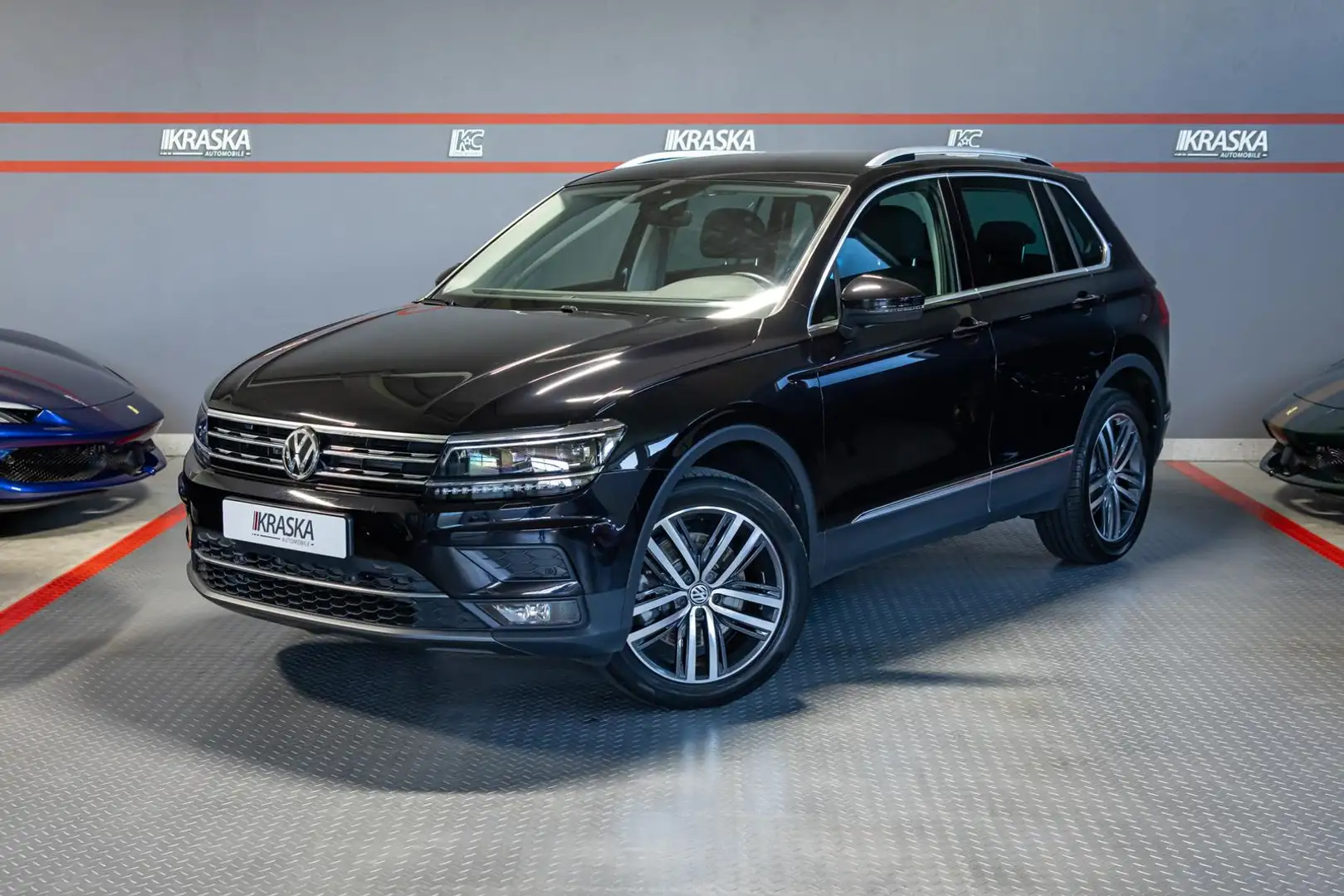 Volkswagen Tiguan 2.0 TSI Highline 4M LED AHK 19" KEYLESS Nero - 2