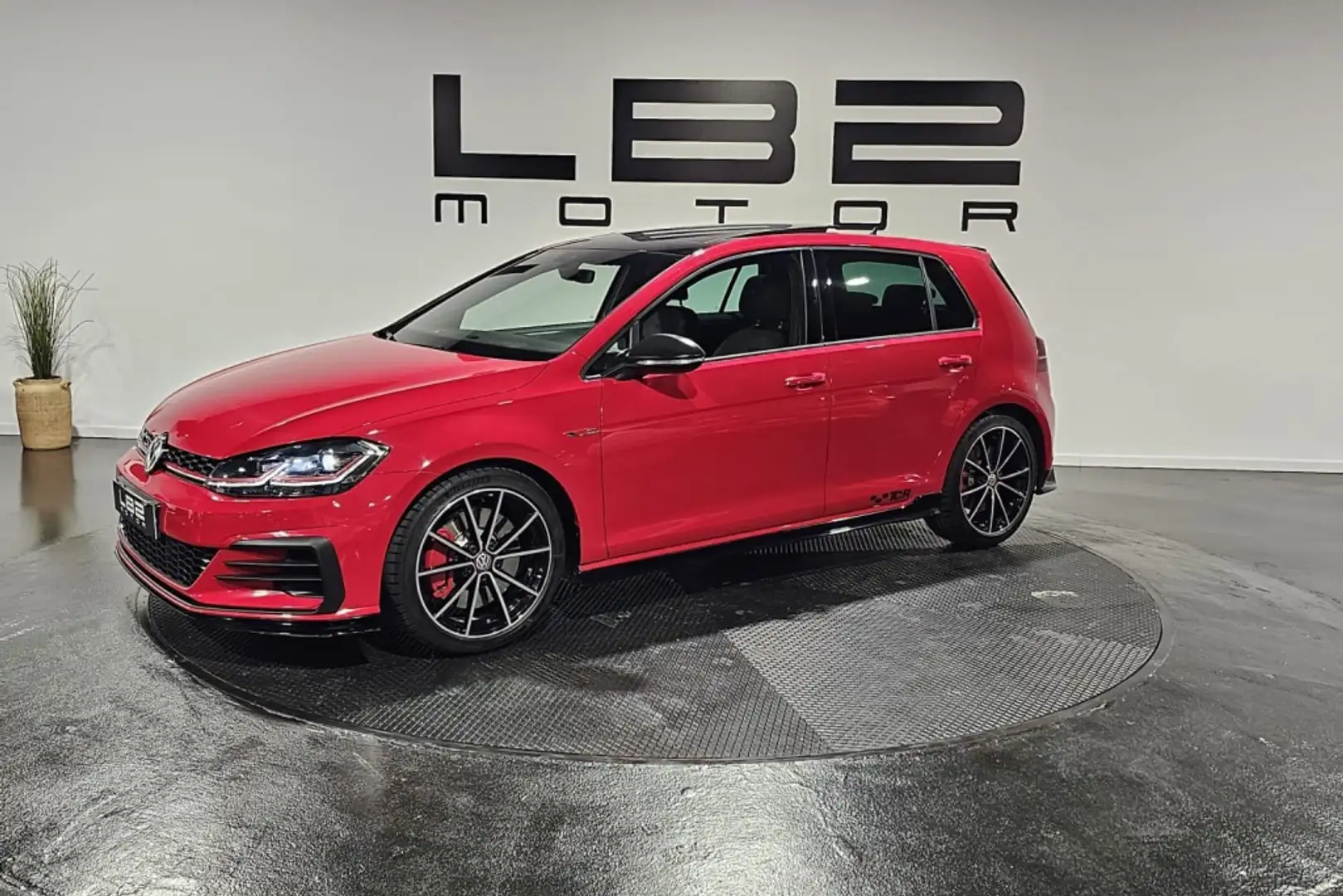 Volkswagen Golf GTI 2.0 TSI Performance DSG7 180kW Rouge - 1