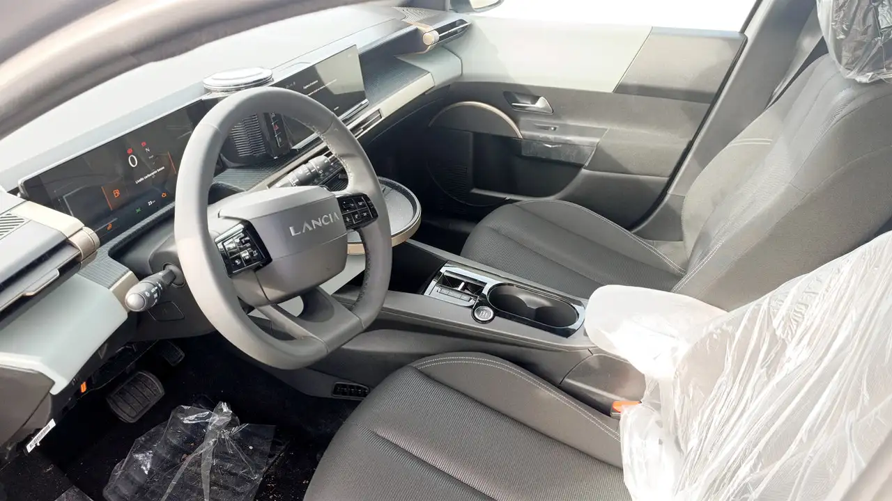 Lancia Ypsilon Ypsilon IV 2024 1.2 mhev 110cv e-dct 12