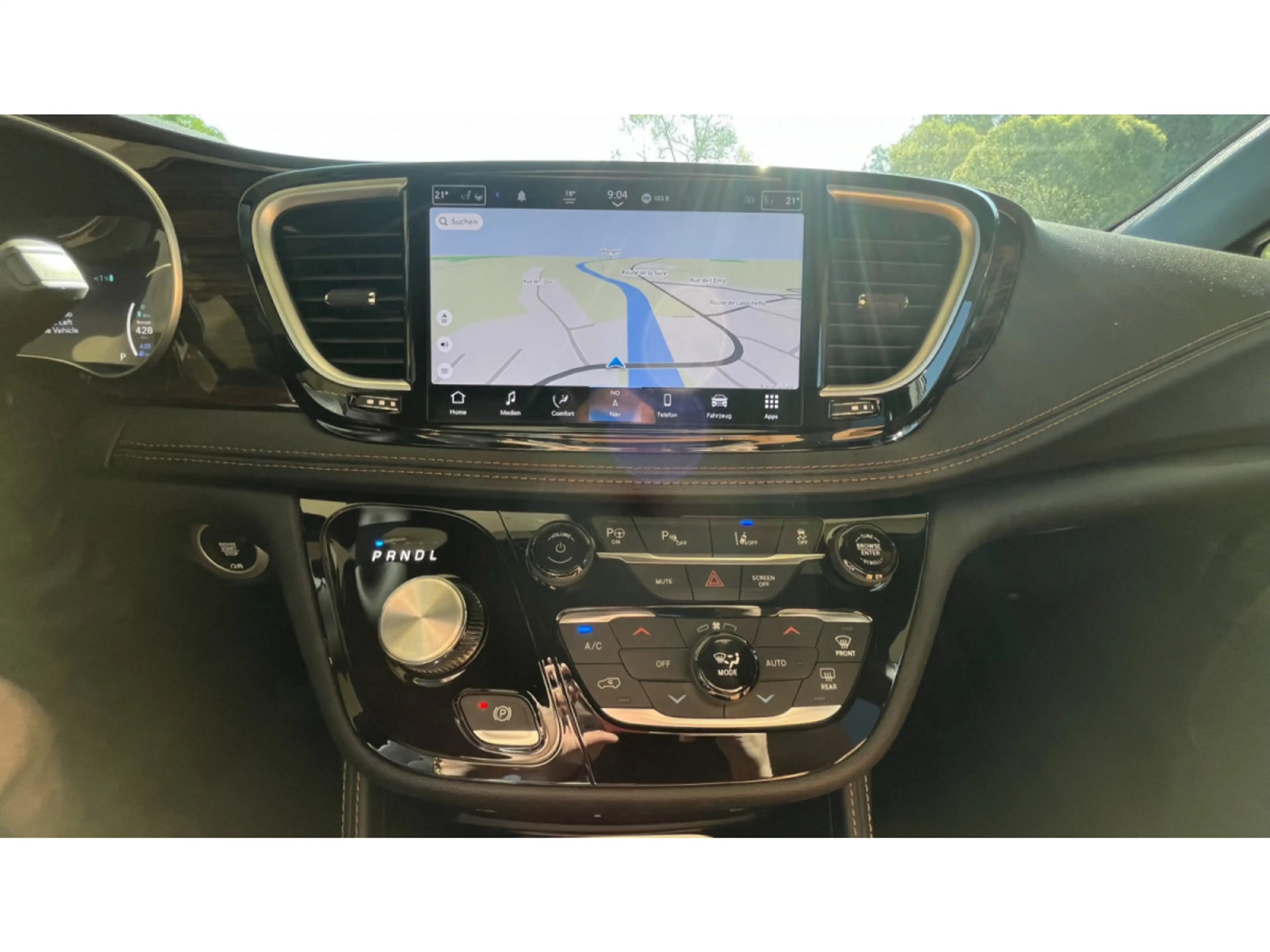 Chrysler Pacifica Limited Pinnacle Hybrid DVD FULL — photo 12