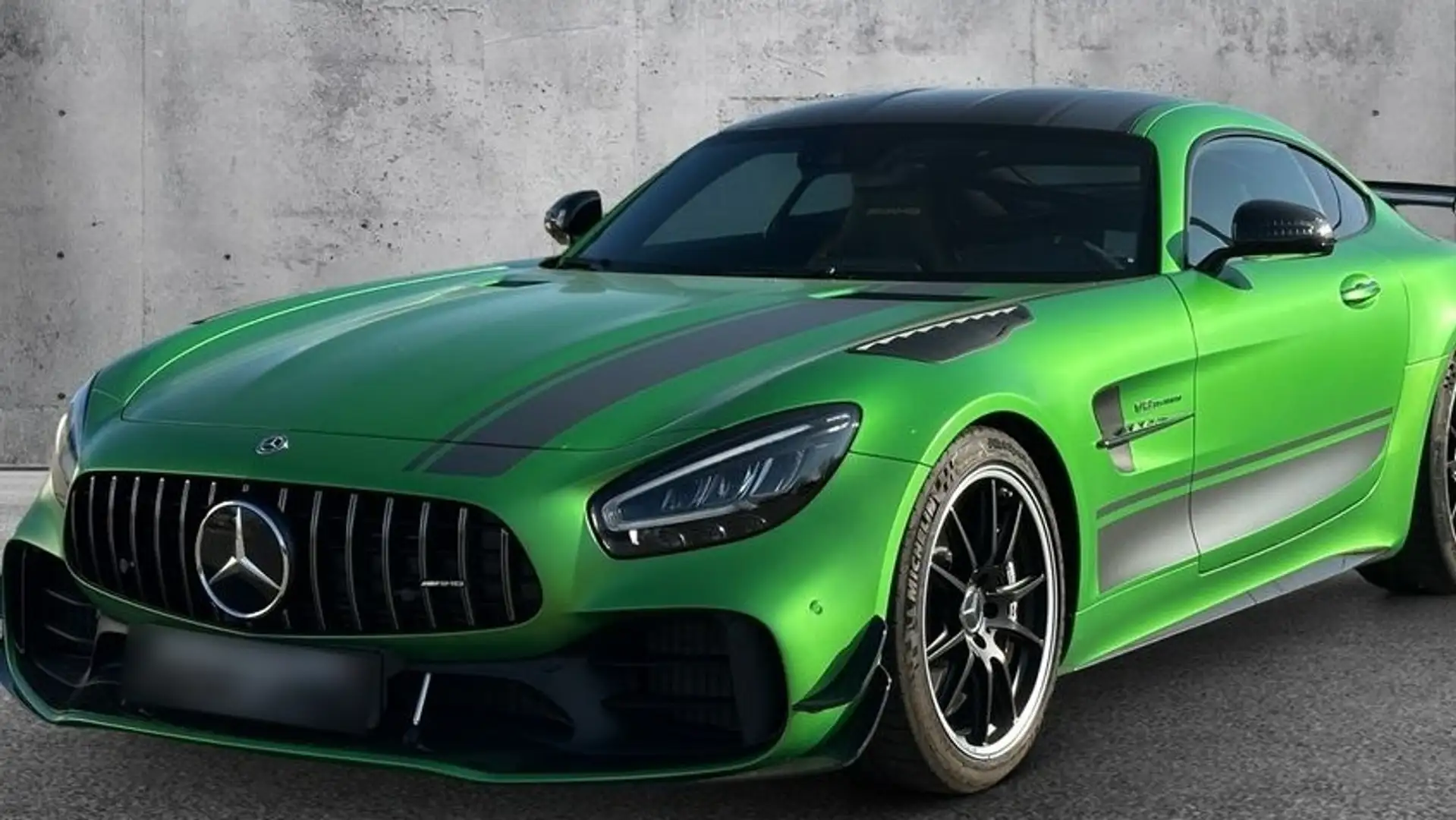 Mercedes-Benz AMG GT Coupé R Verde - 2