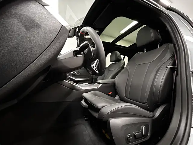 BMW 3 Series view 24