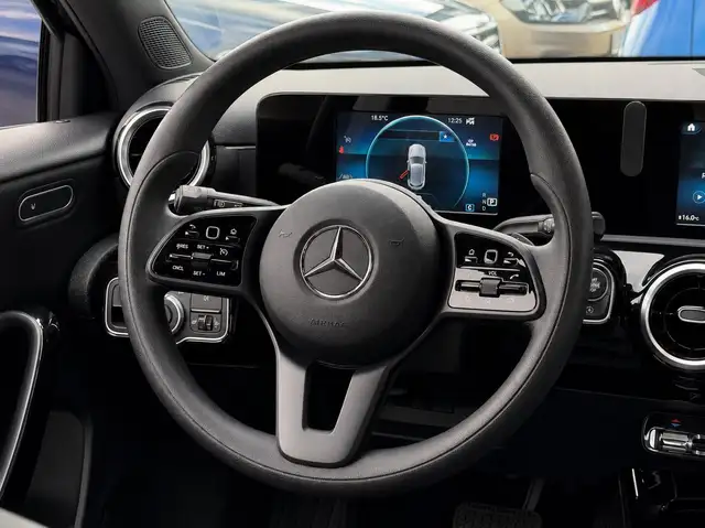 Mercedes-Benz A view 13