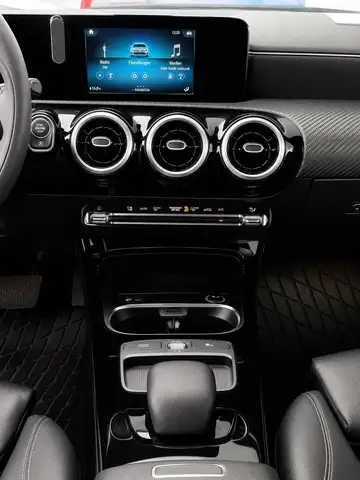 Mercedes-Benz A view 14