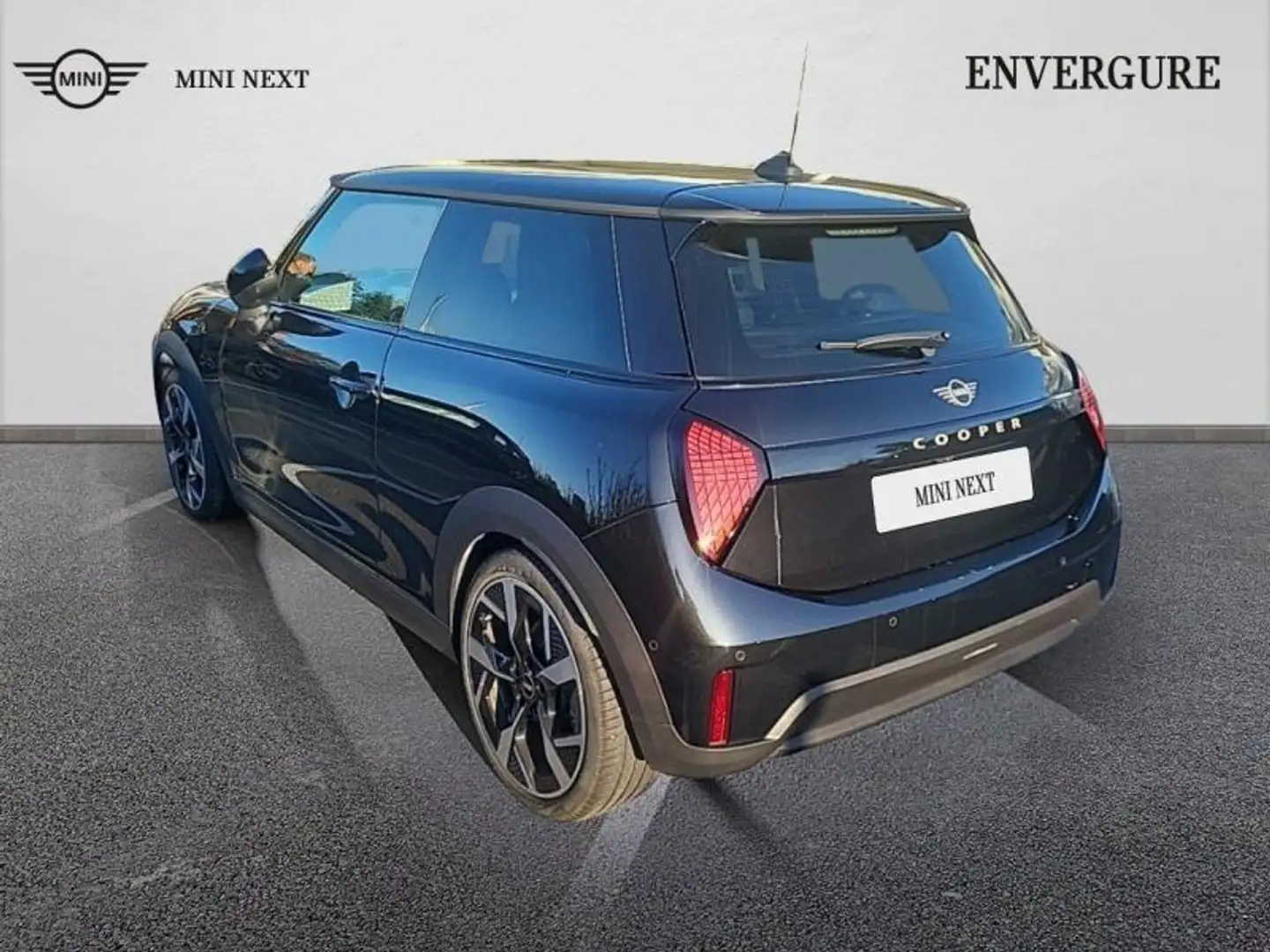 MINI Cooper C 156ch Favoured DKG7 Schwarz - 2