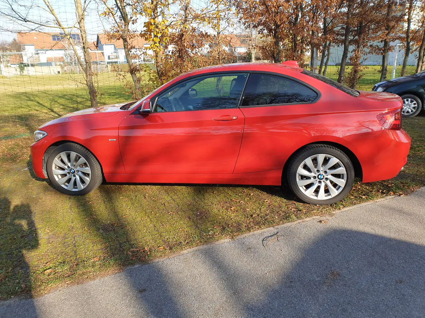 BMW 220 220i Coupé Österreich-Paket Aut. Österreich-Paket Rot - 2