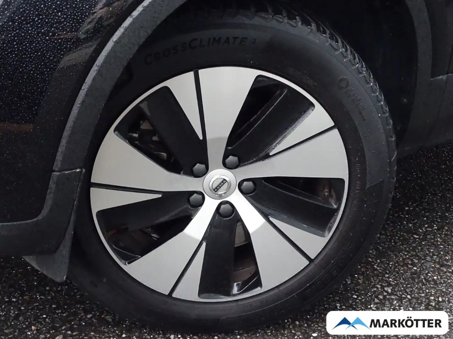 Volvo XC40 Plus Dark Recharge Plug-In Hybrid 2WD AHK Schwarz - 2