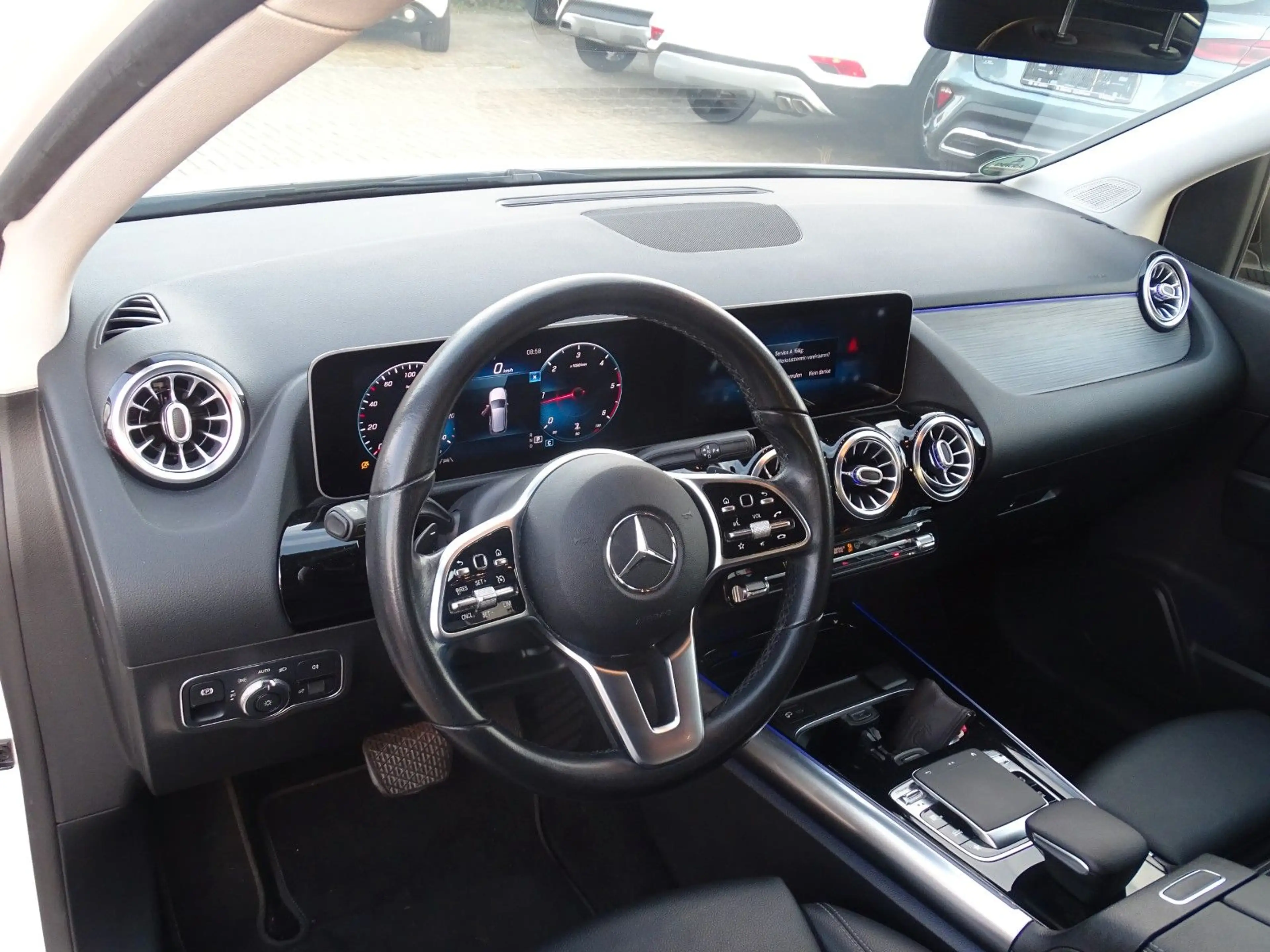 Mercedes-Benz B 200 d Progressiv A/T — photo 11