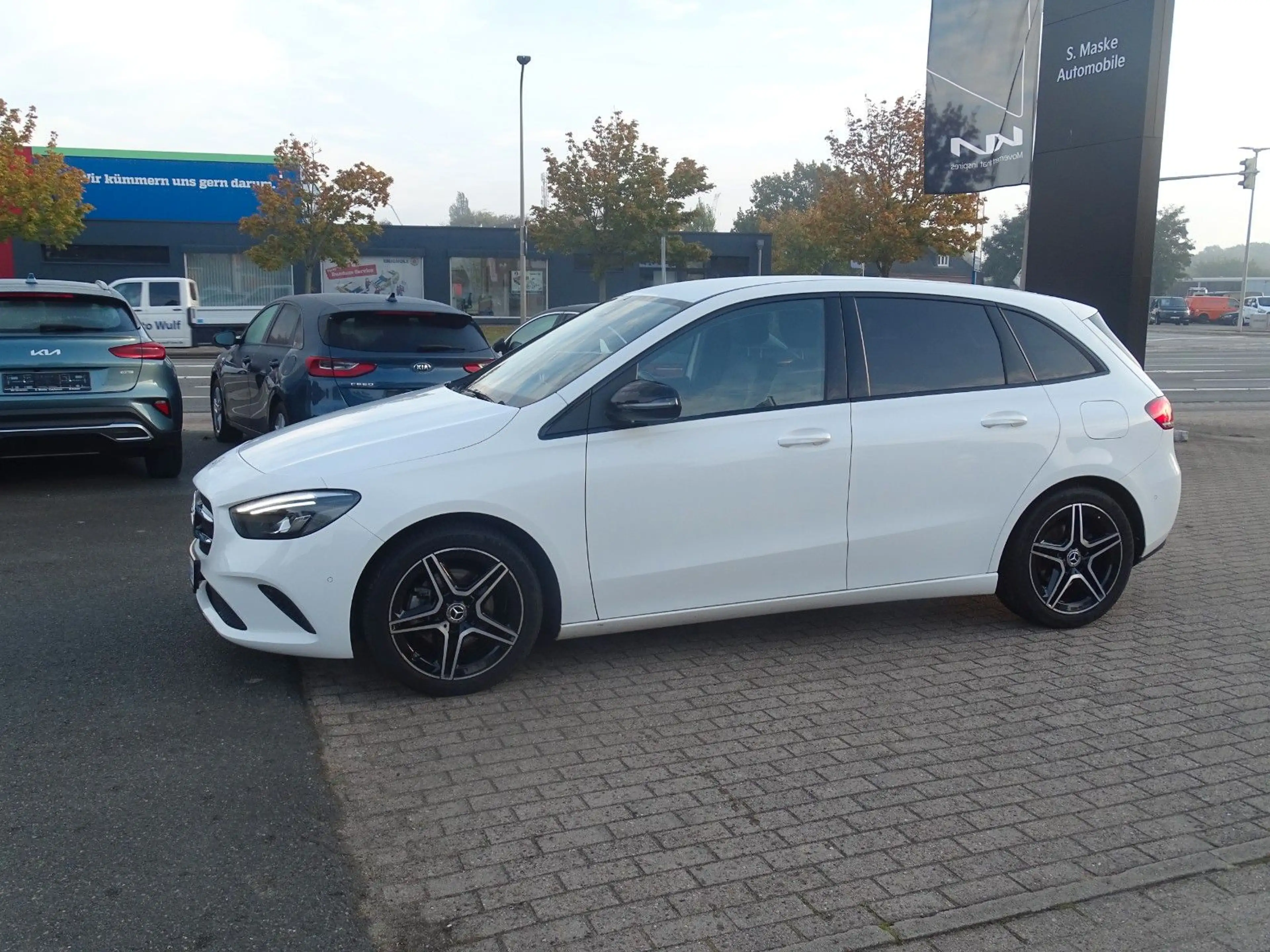 Mercedes-Benz B 200 d Progressiv A/T — photo 8