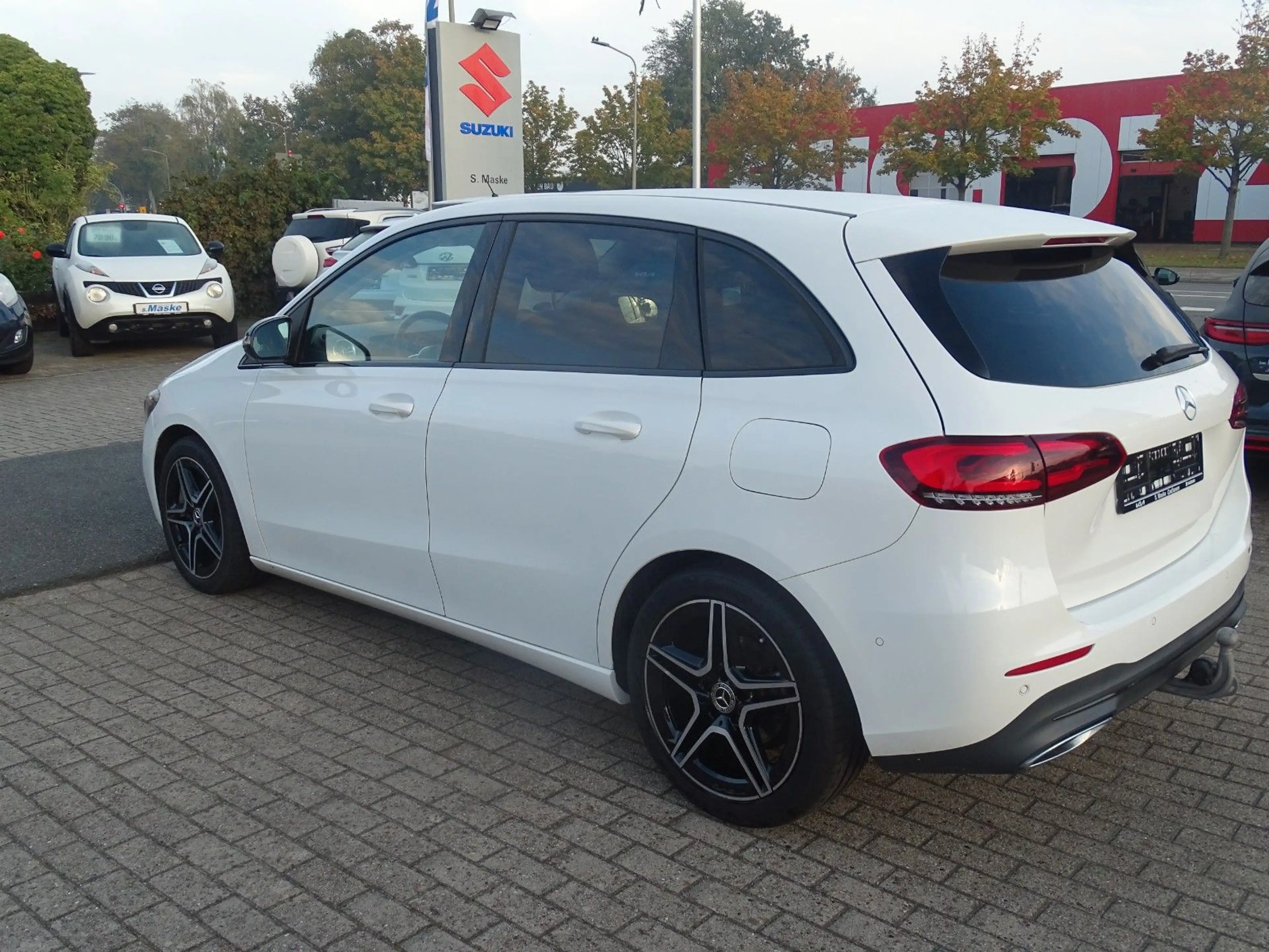 Mercedes-Benz B 200 d Progressiv A/T — photo 7