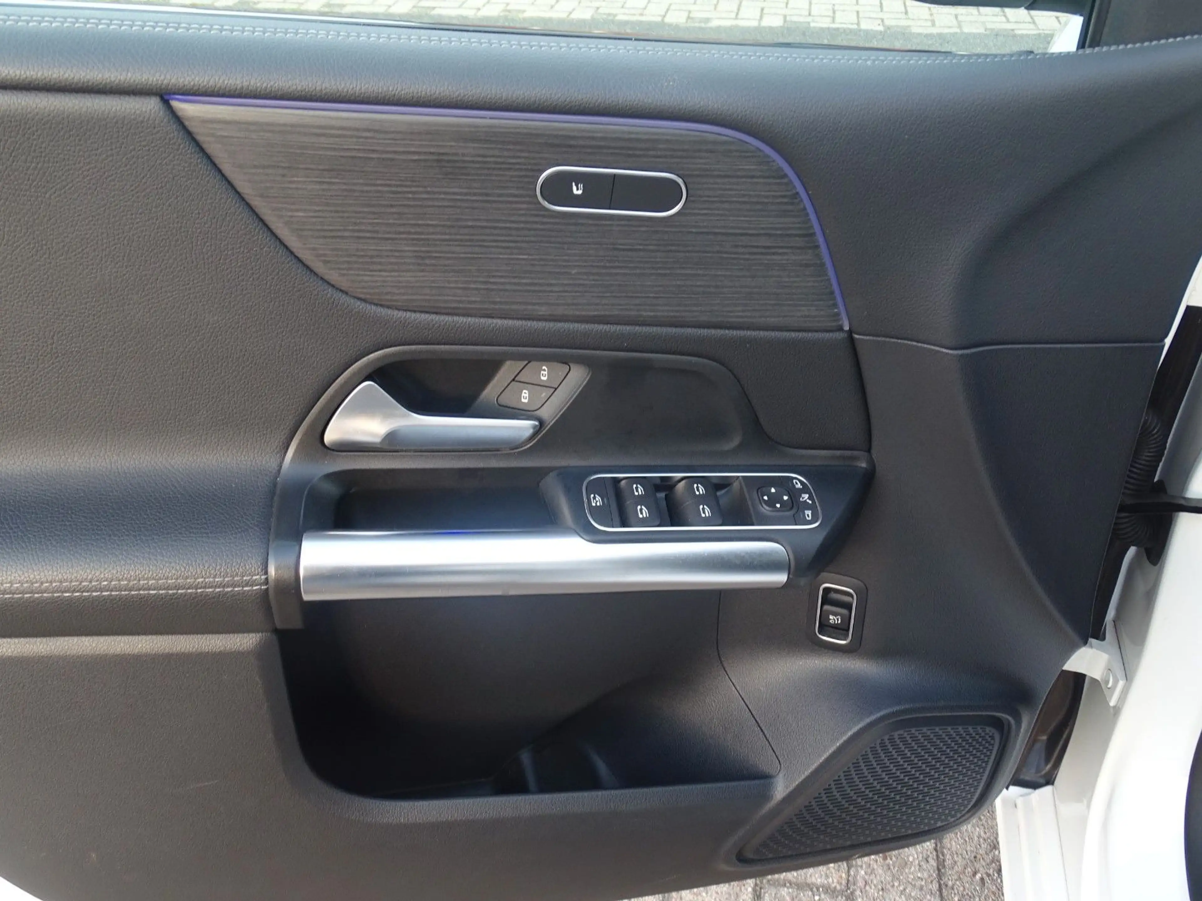 Mercedes-Benz B 200 d Progressiv A/T — photo 9