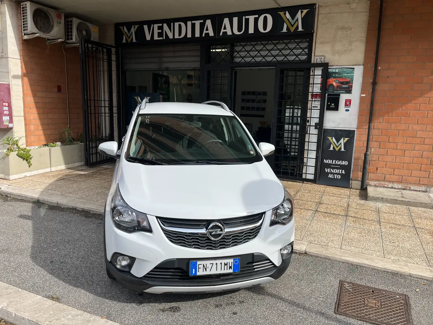 Opel Karl Karl 1.0 Rocks 75cv Blanc - 1