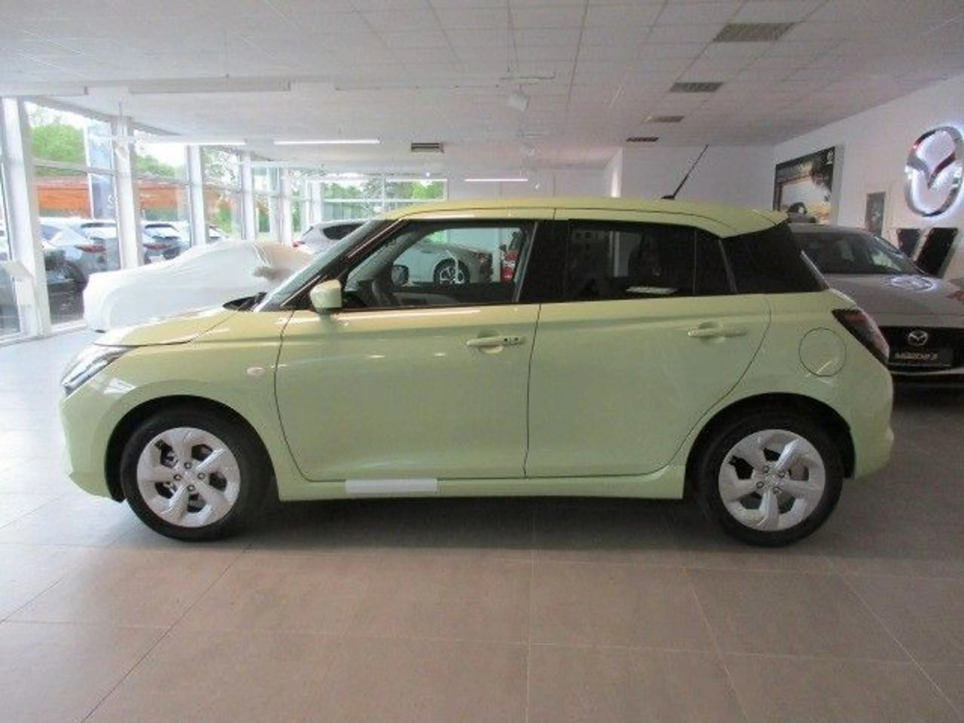 Suzuki Swift 1.2 Dualjet Hybrid Comfort+ CVT — photo 4