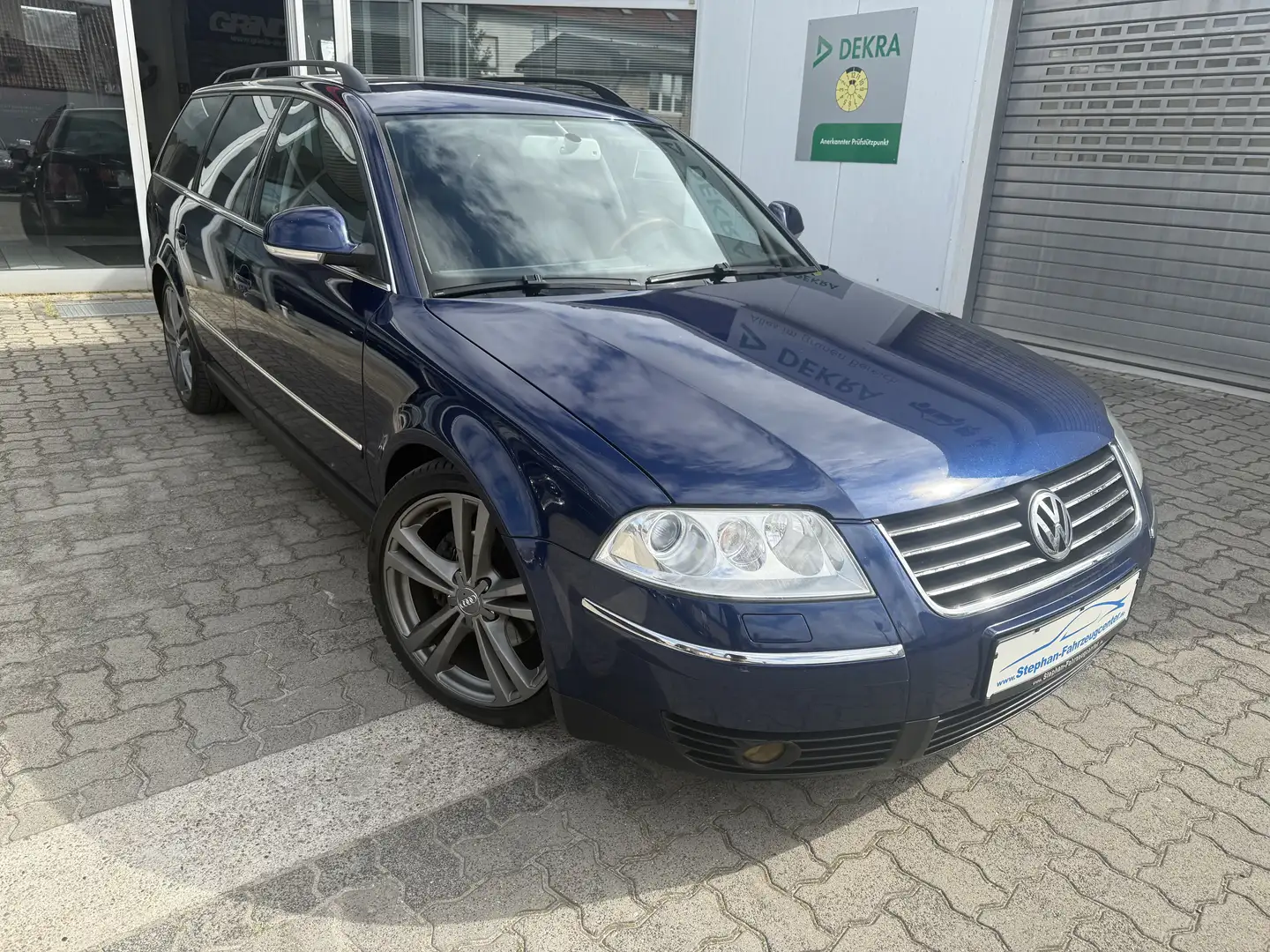 Volkswagen Passat Variant Highline mit Klimaautomatik/Alus/ABS/EFH/eSp/Met./ Blau - 1