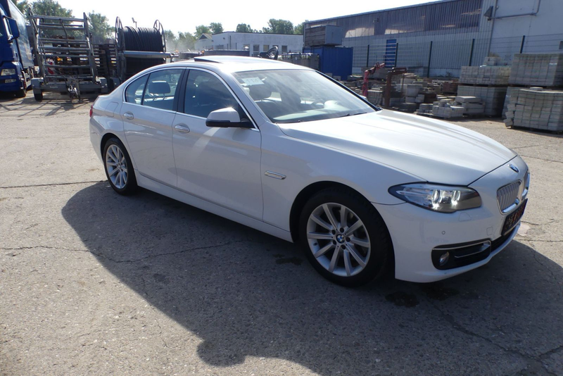 BMW 535 i xDrive Luxury*Temp*ASS* Kam*HUD*Leder*Xeno — photo 3