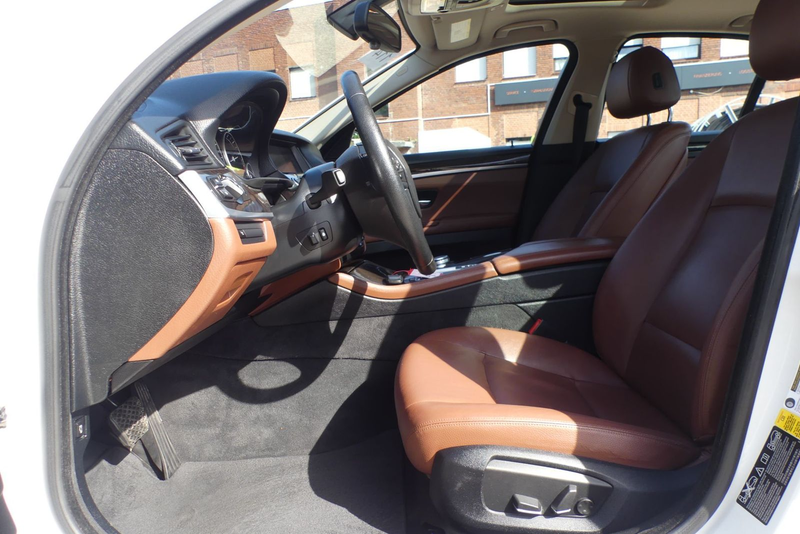BMW 535 i xDrive Luxury*Temp*ASS* Kam*HUD*Leder*Xeno — photo 13