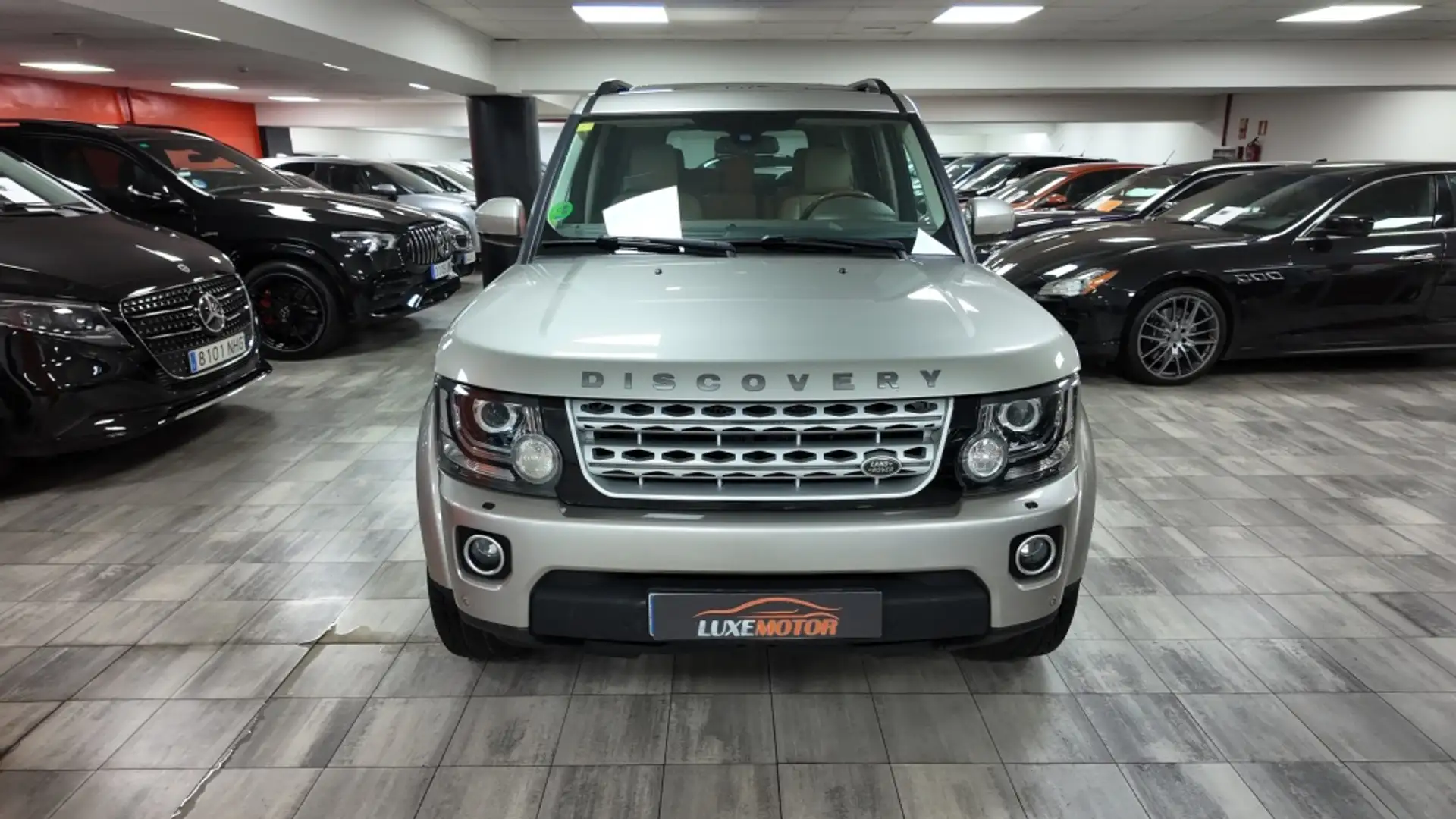 Land Rover Discovery 3.0SDV6 HSE Aut. Gris - 2