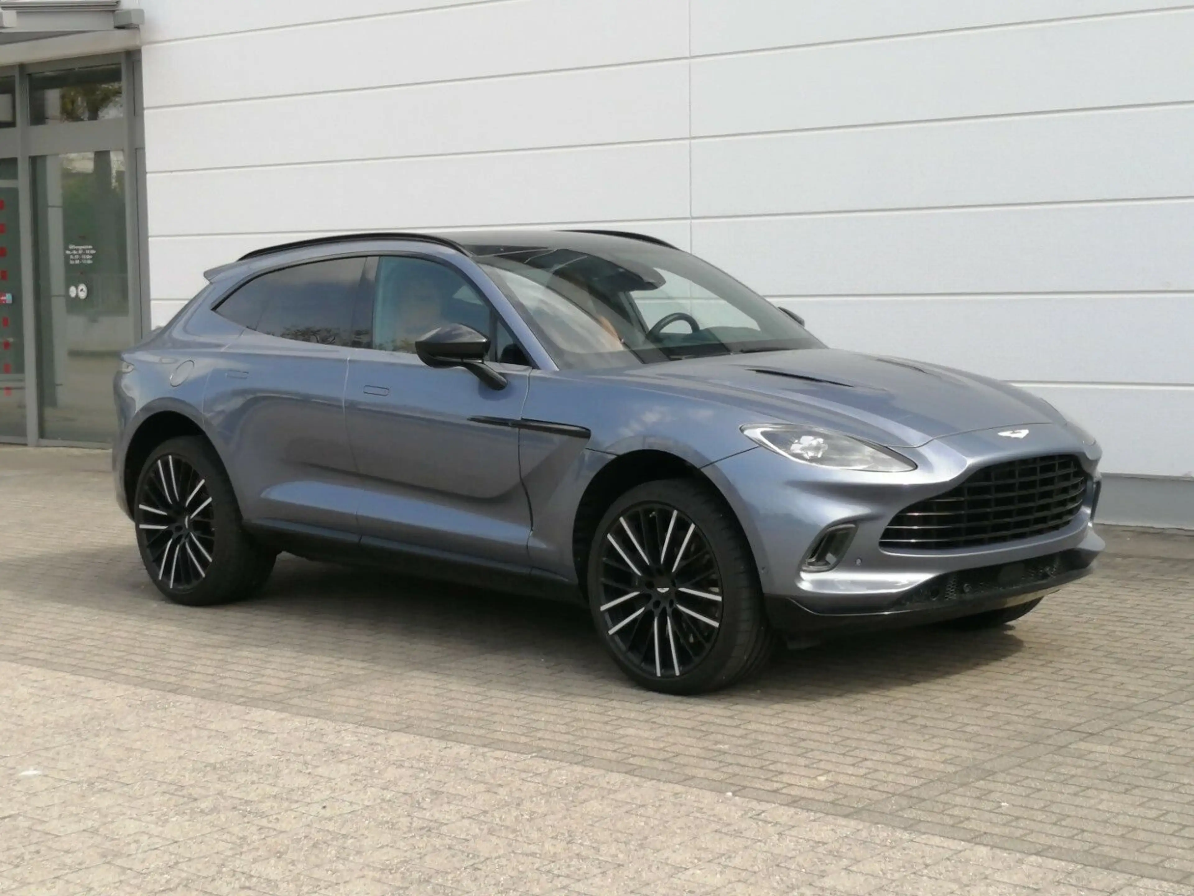 Aston Martin DBX Concours Blau Vollausstattung-6 800 KM- — photo 6