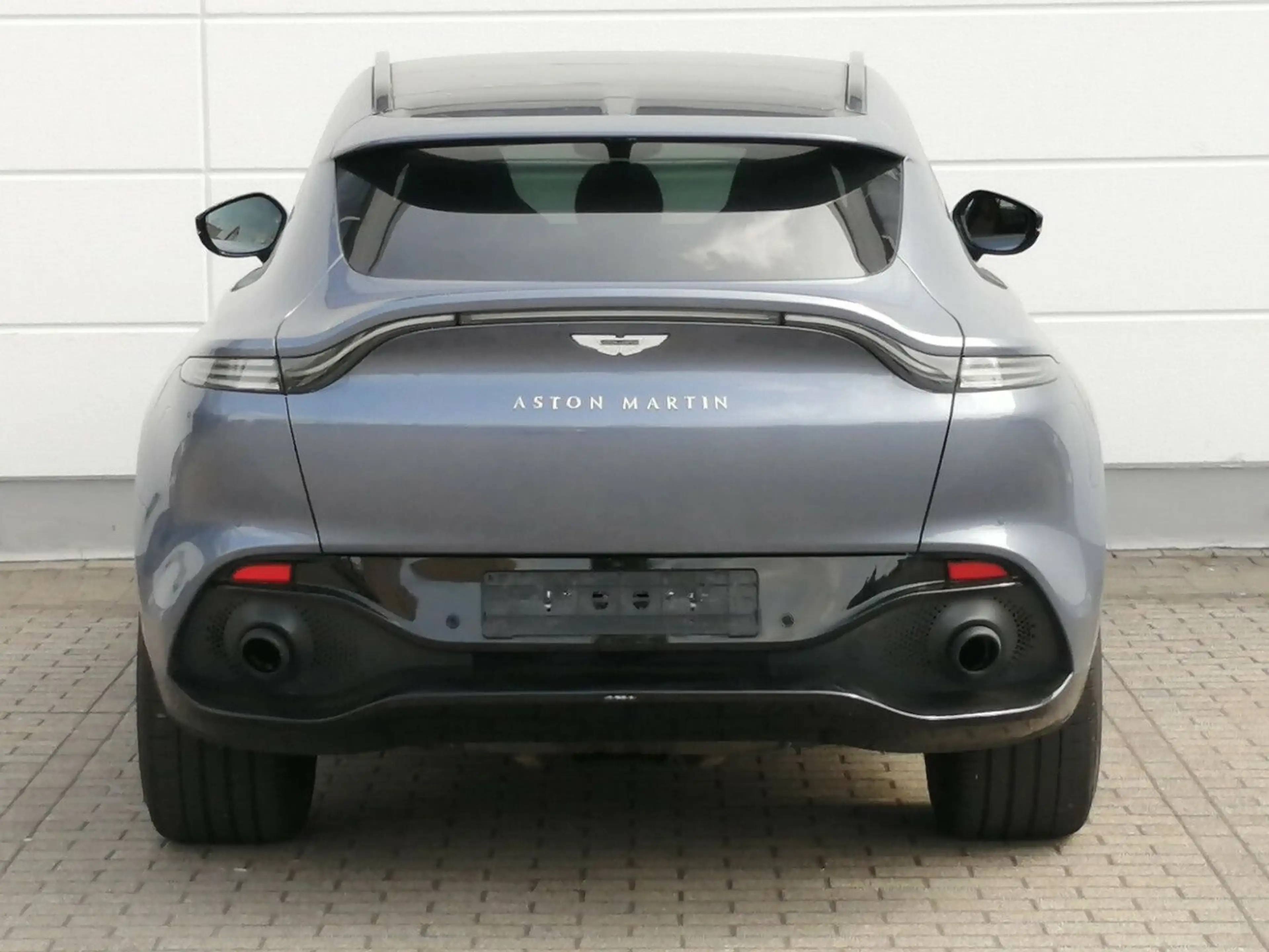 Aston Martin DBX Concours Blau Vollausstattung-6 800 KM- — photo 19