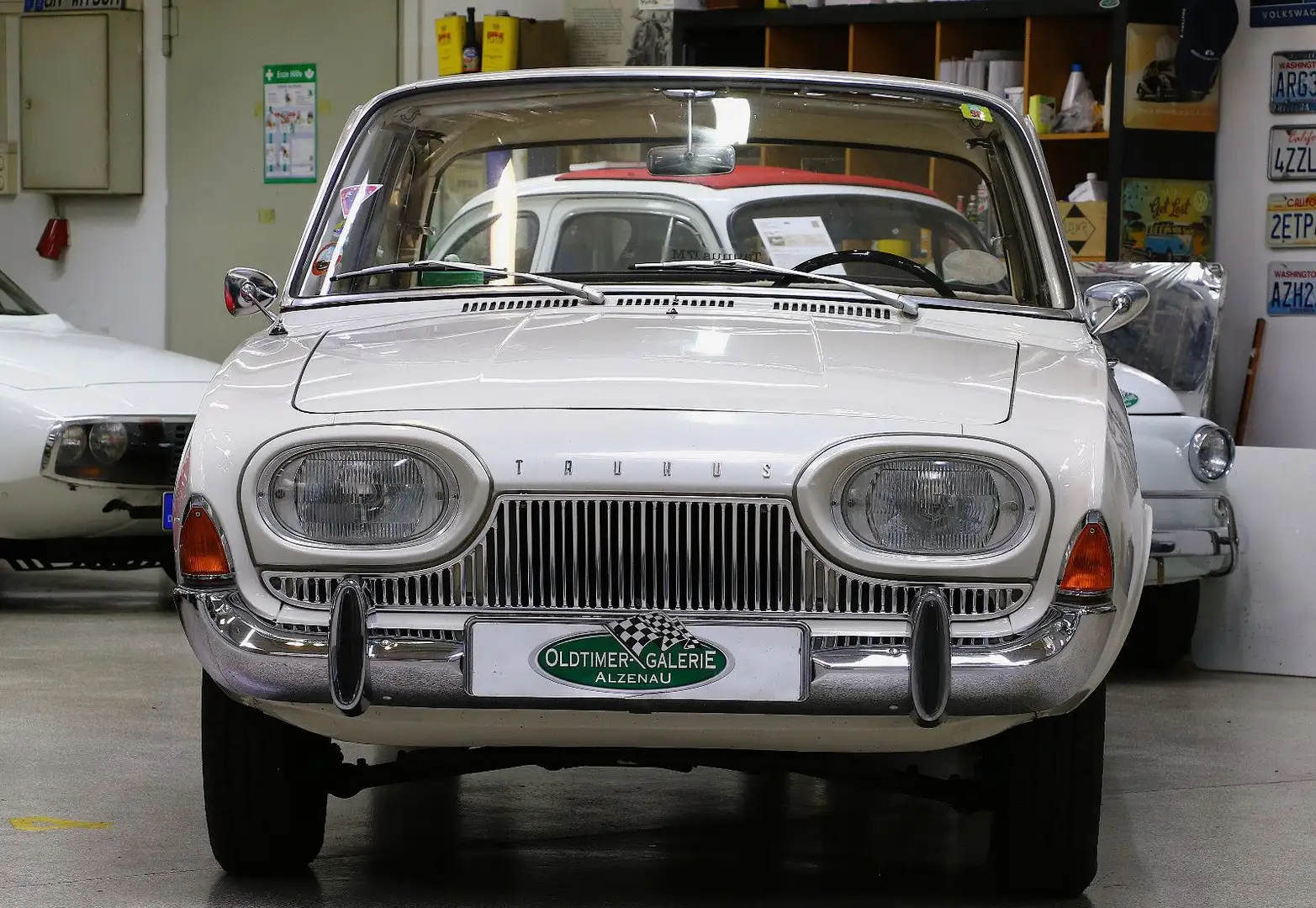 Ford Taunus 17M Blanc - 1