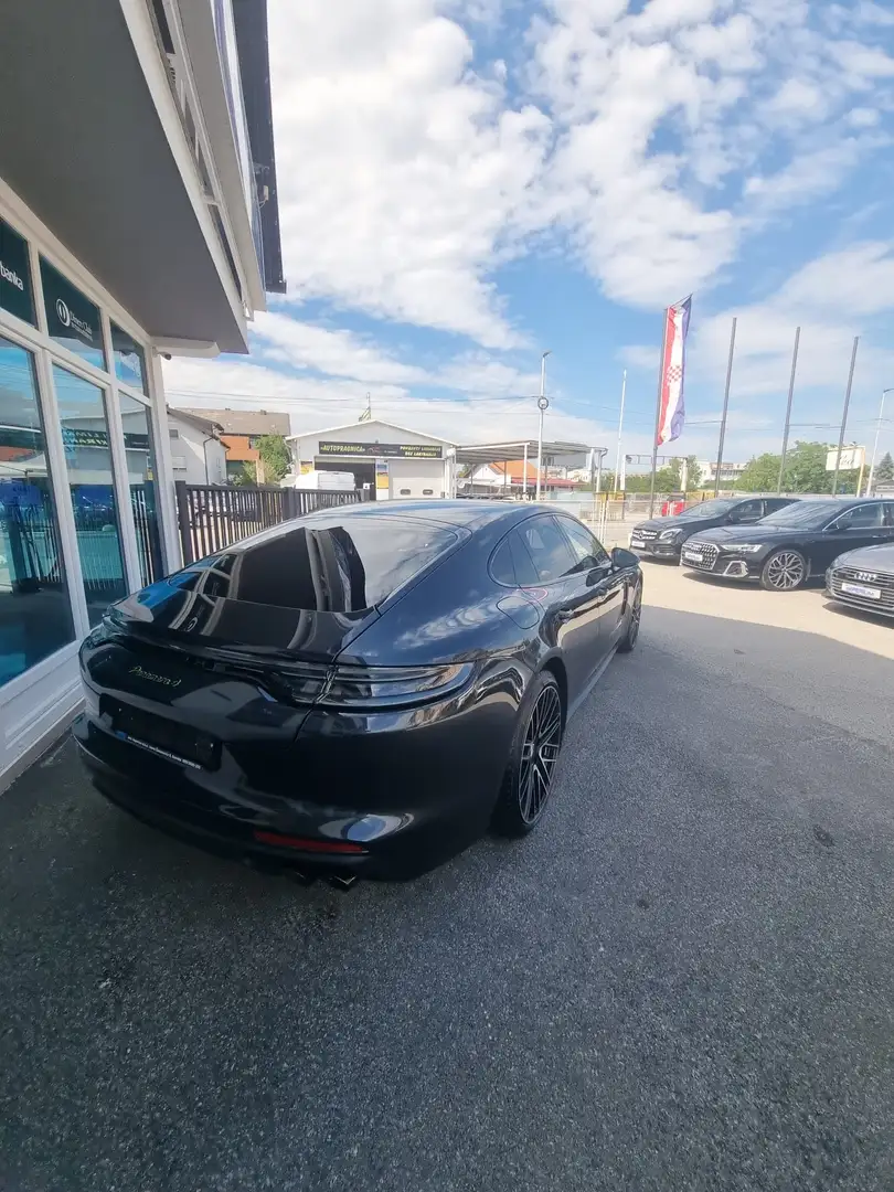 Porsche Panamera PLATINUM EDITION - 2