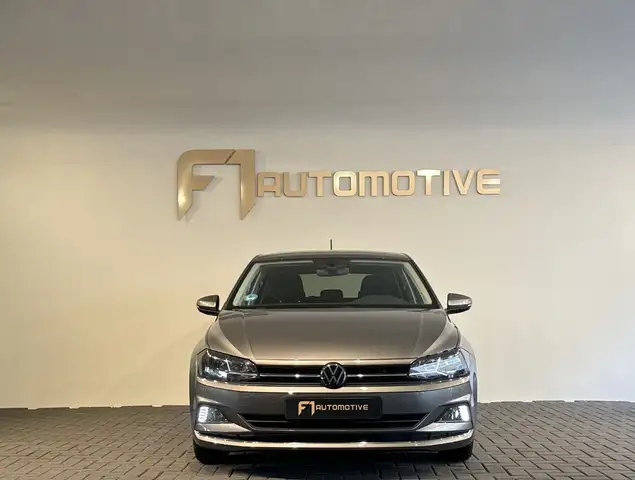 Volkswagen Polo view 2