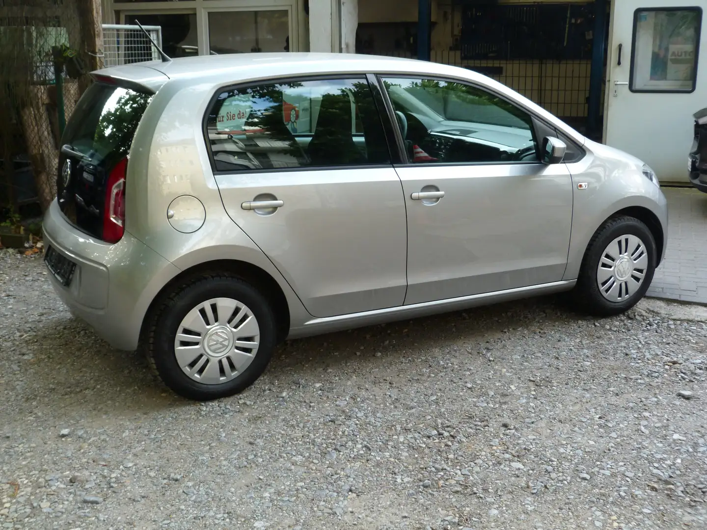 Volkswagen up! Klima, HU & Insp. neu, 1 Hand, 5 Türig, usw. !! Silber - 1